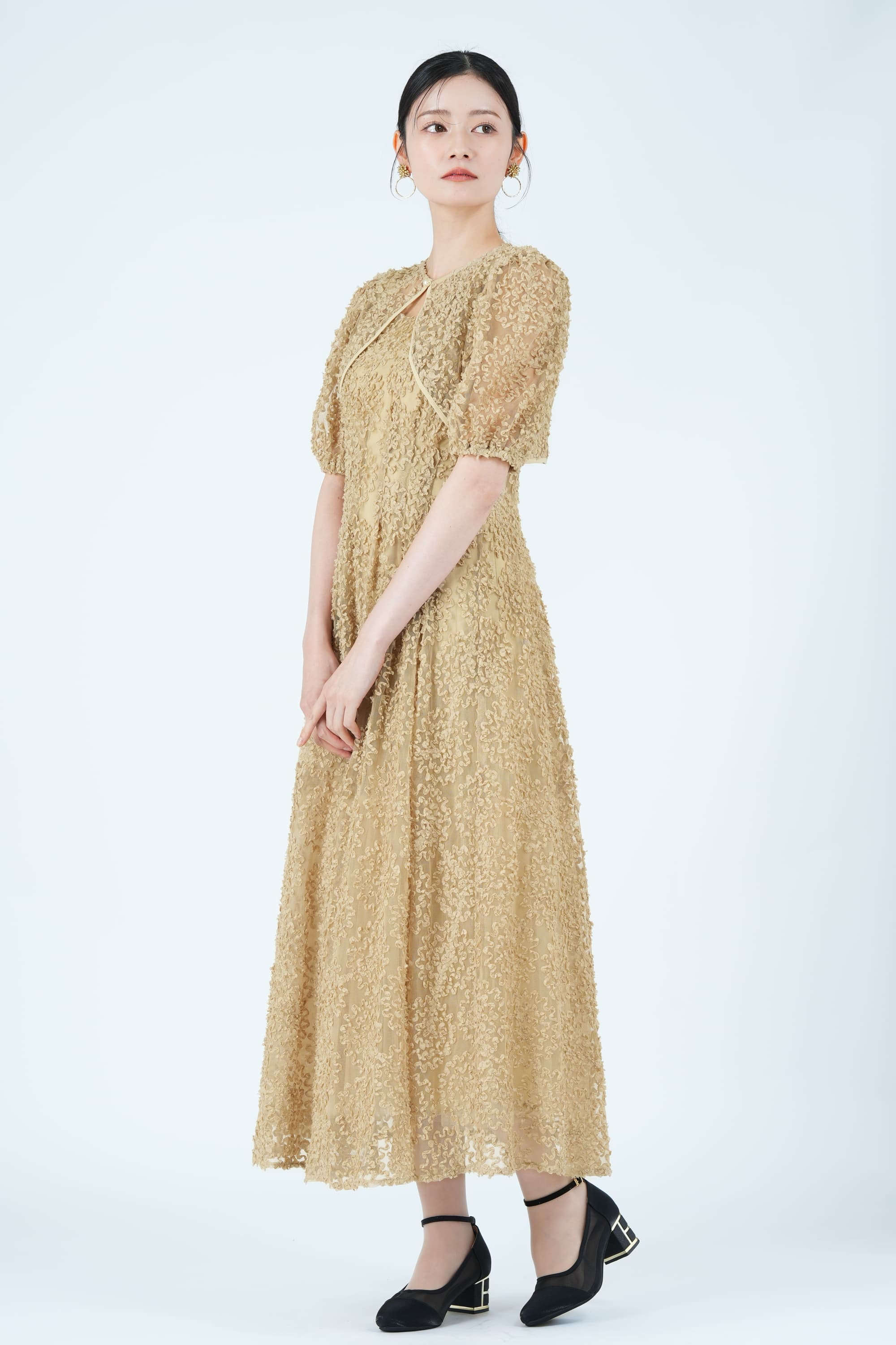 et.UNiVER ブルーム立体刺繍イエロードレス (M) をレンタル - 結婚式