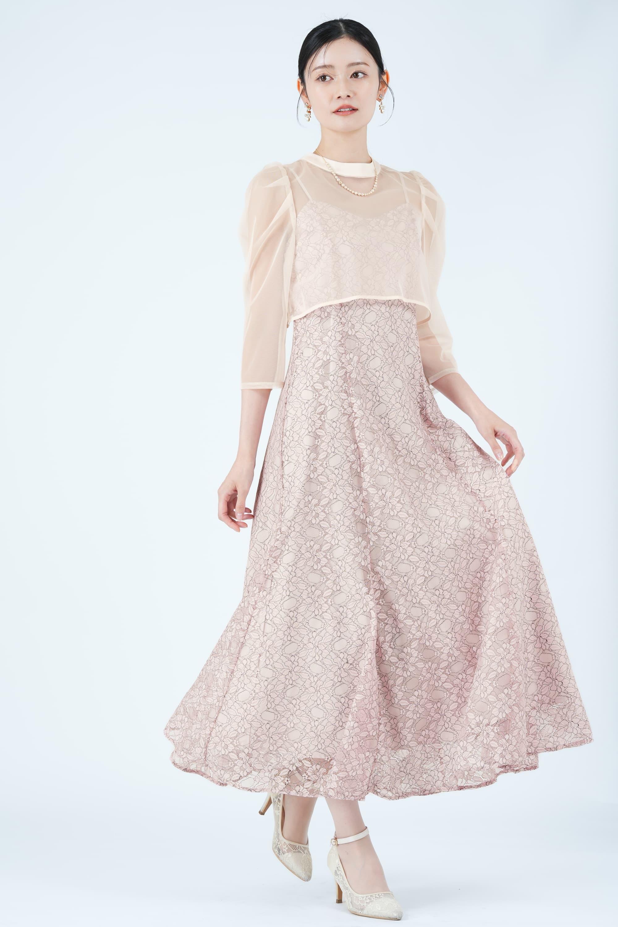 レイヤード花モチーフレースピンクドレス