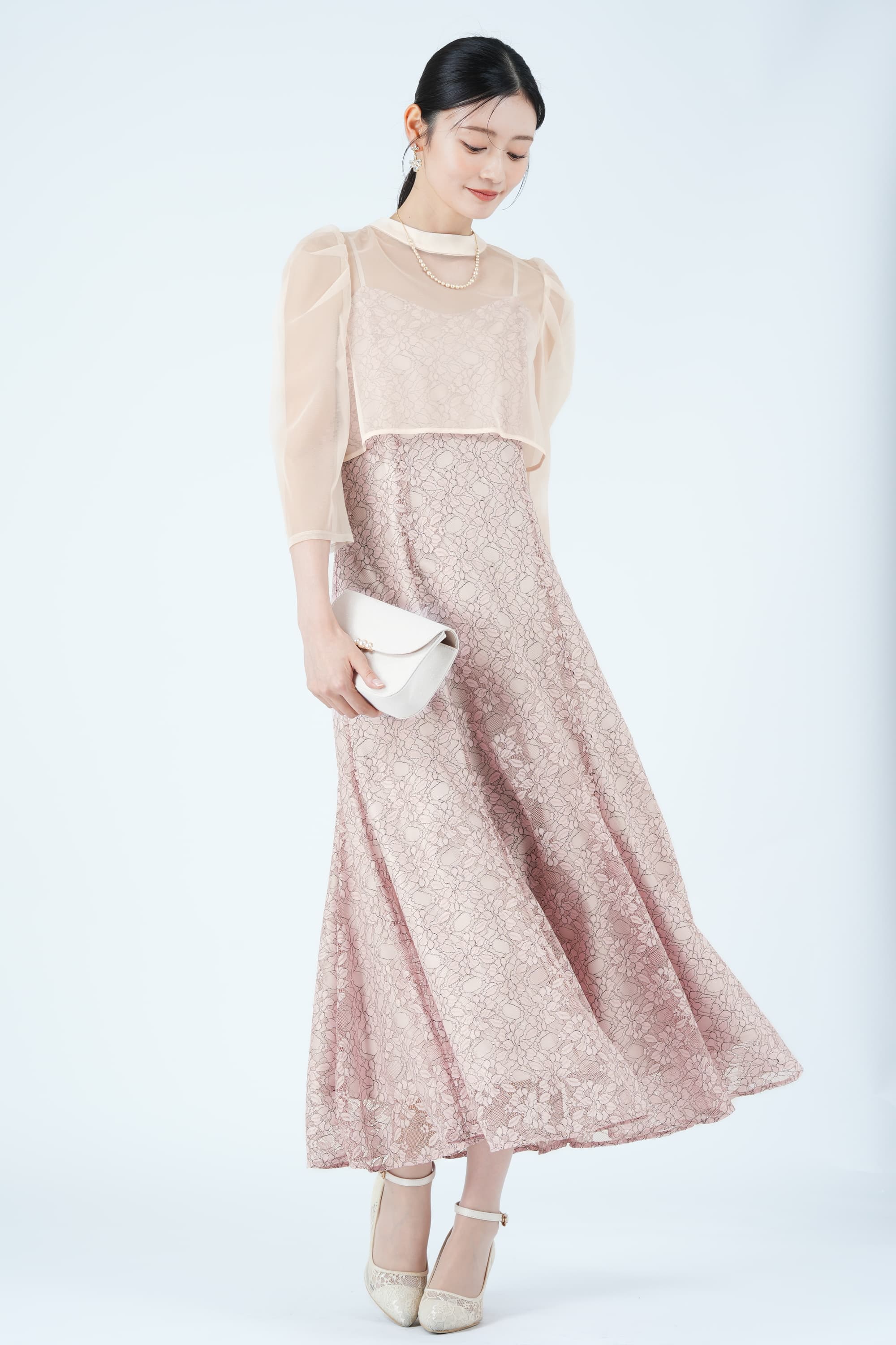 レイヤード花モチーフレースピンクドレス