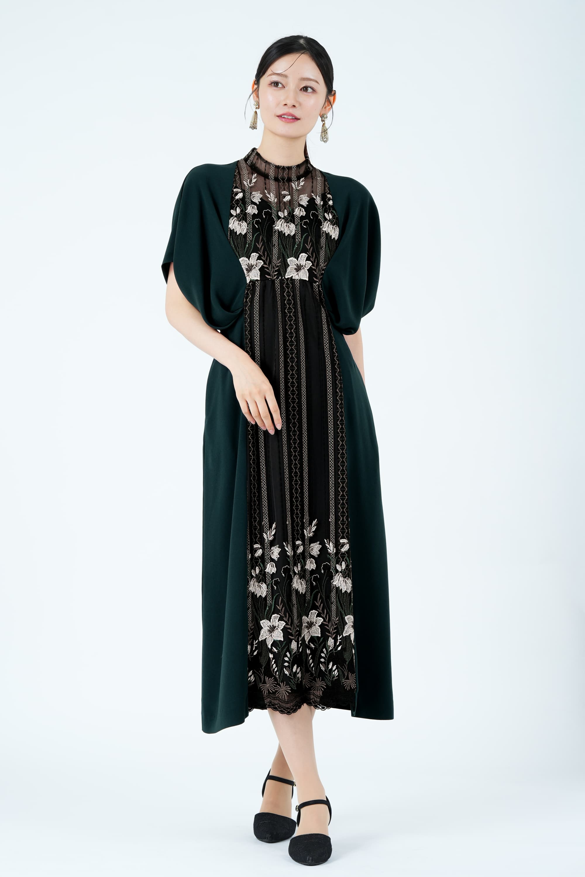 フリージア刺繍グリーンドレス