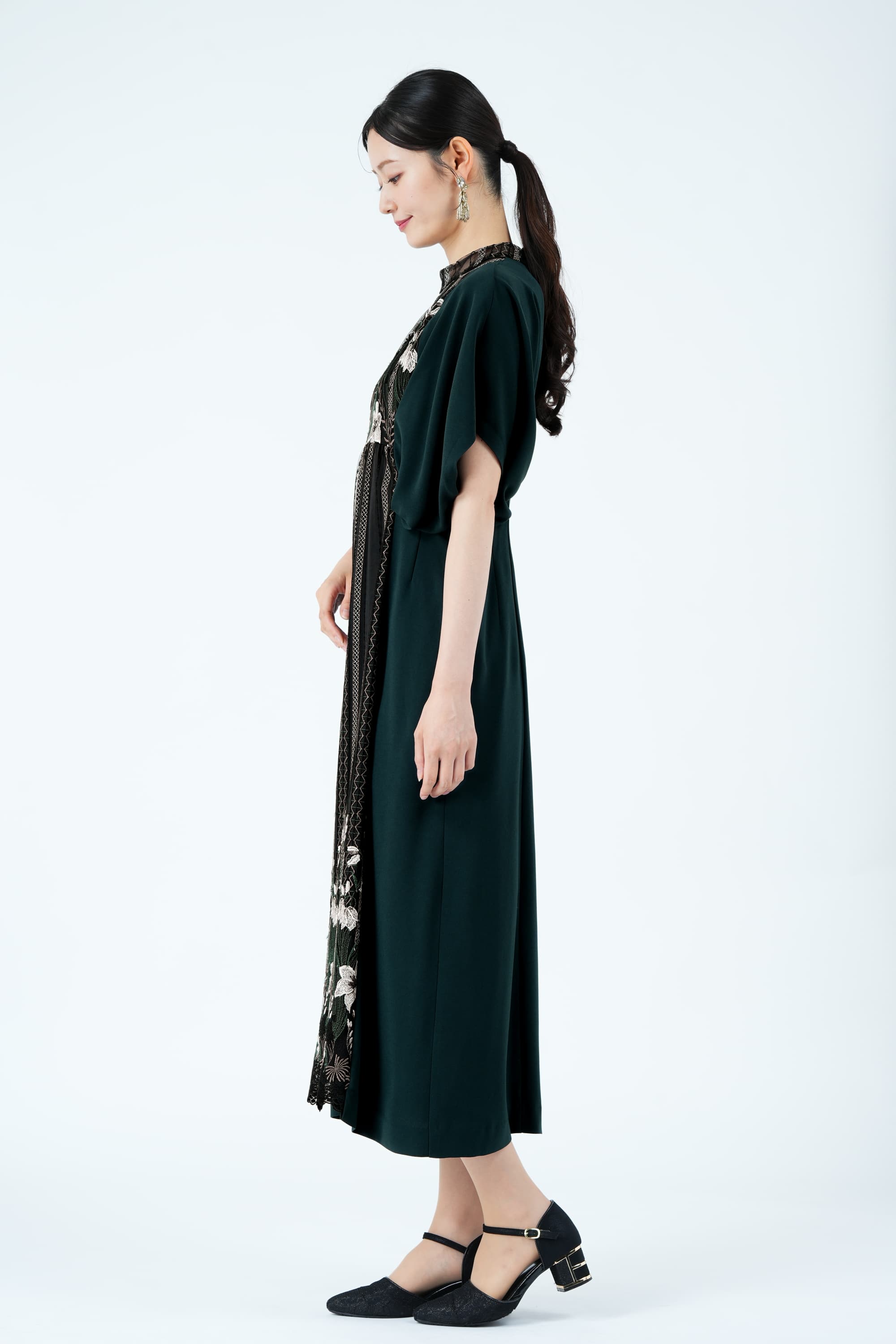フリージア刺繍グリーンドレス
