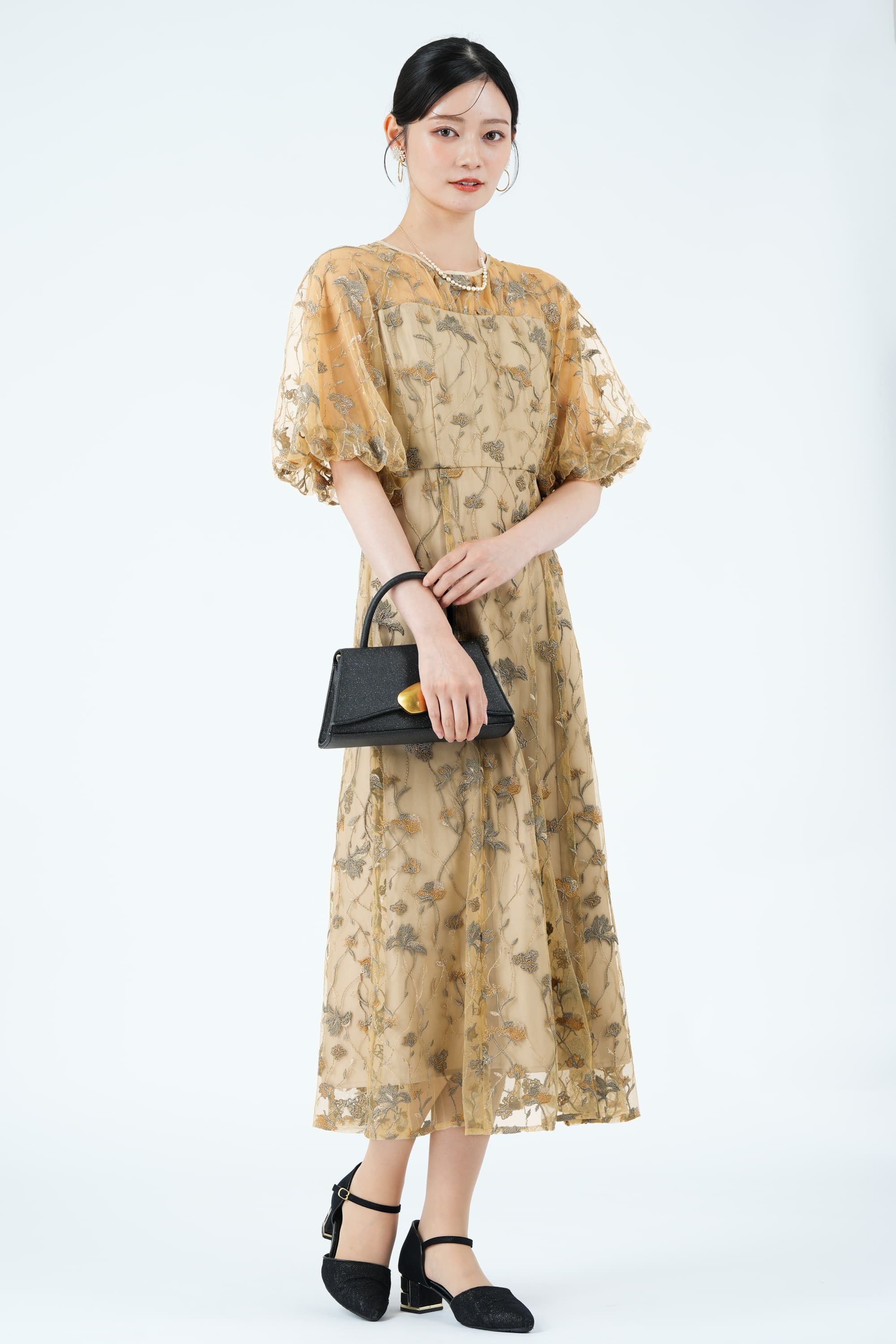 パフスリーブフローラル刺繍イエロードレス