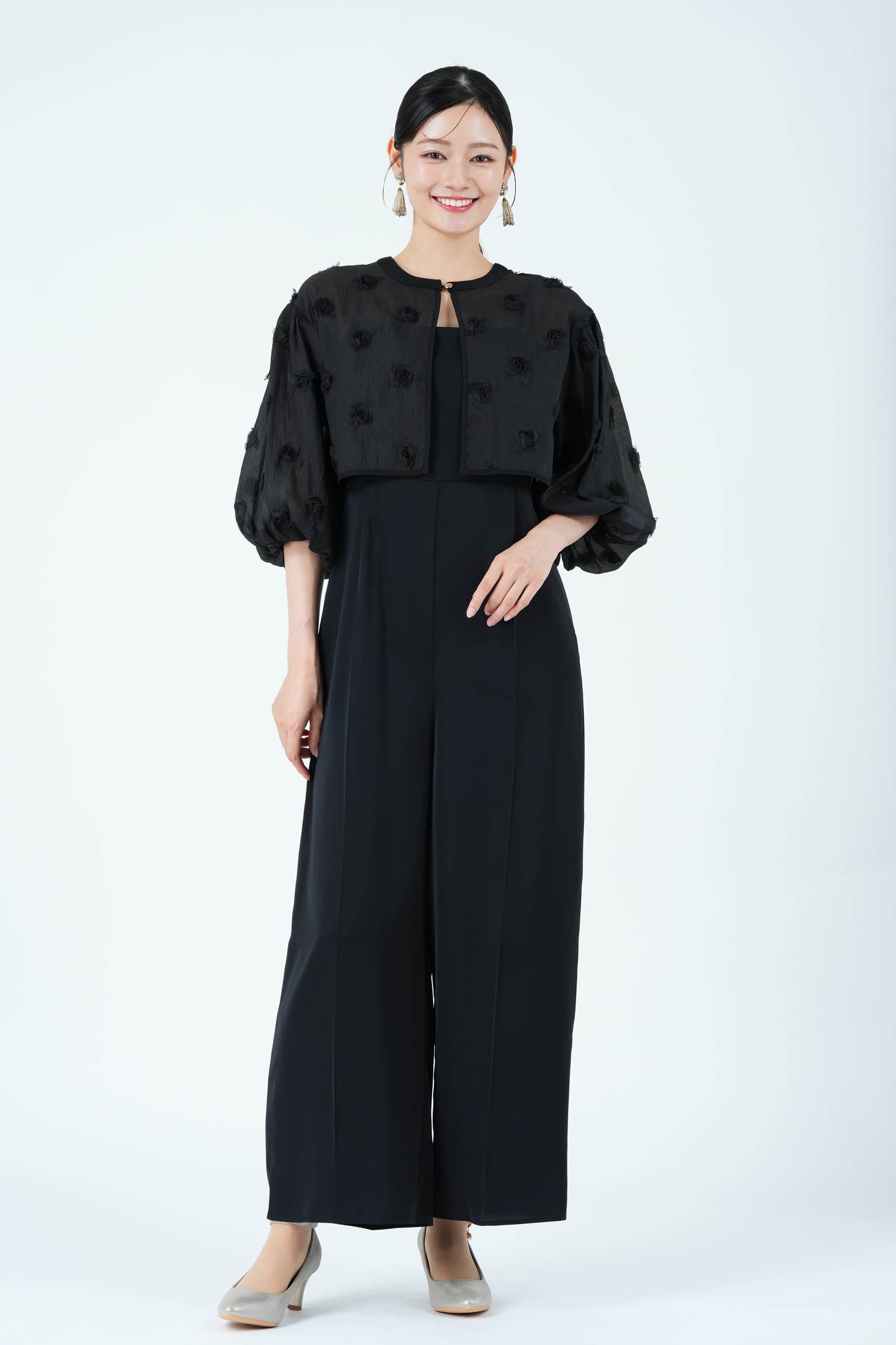 立体フラワーモチーフボレロ付きブラックパンツドレス