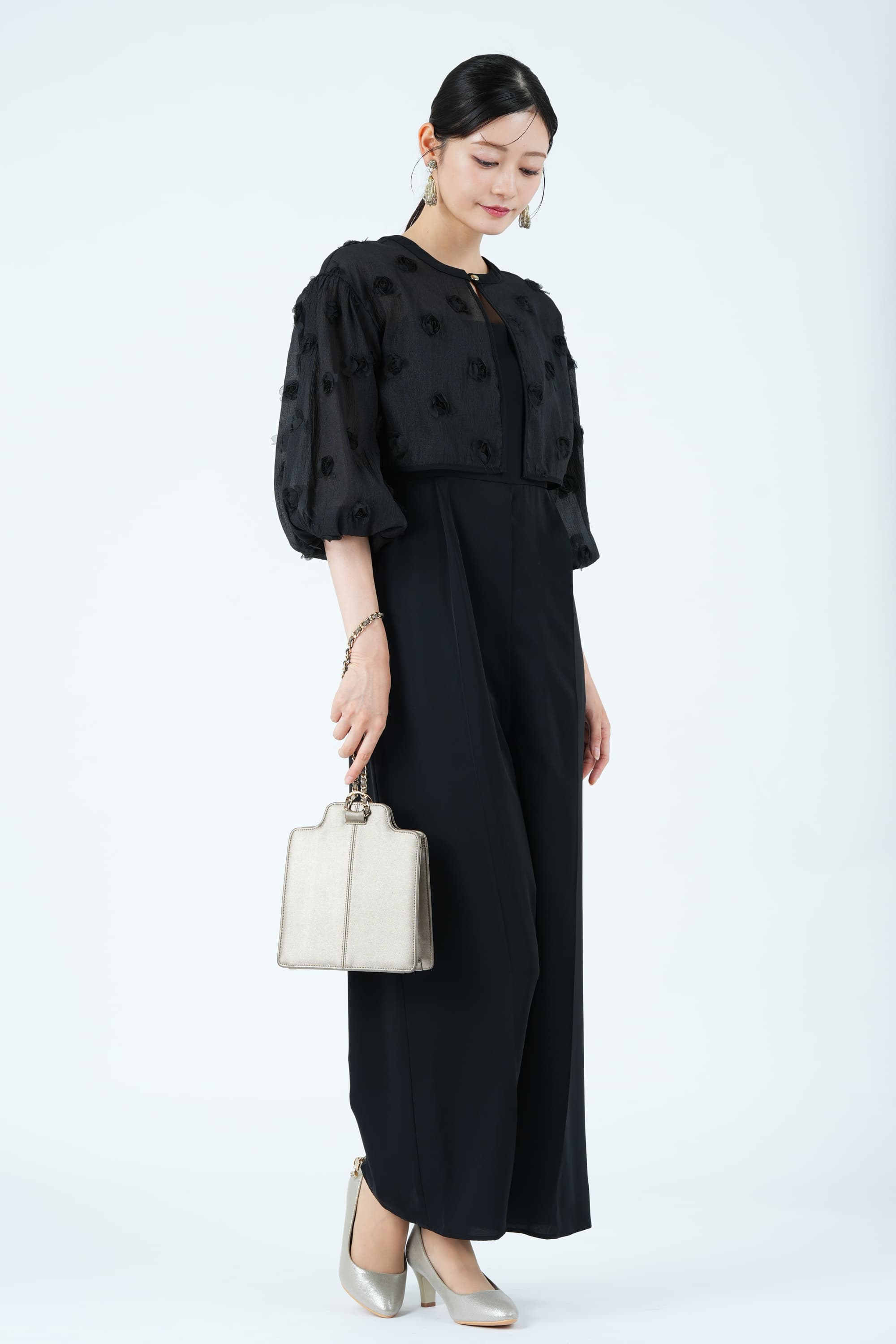 立体フラワーモチーフボレロ付きブラックパンツドレス