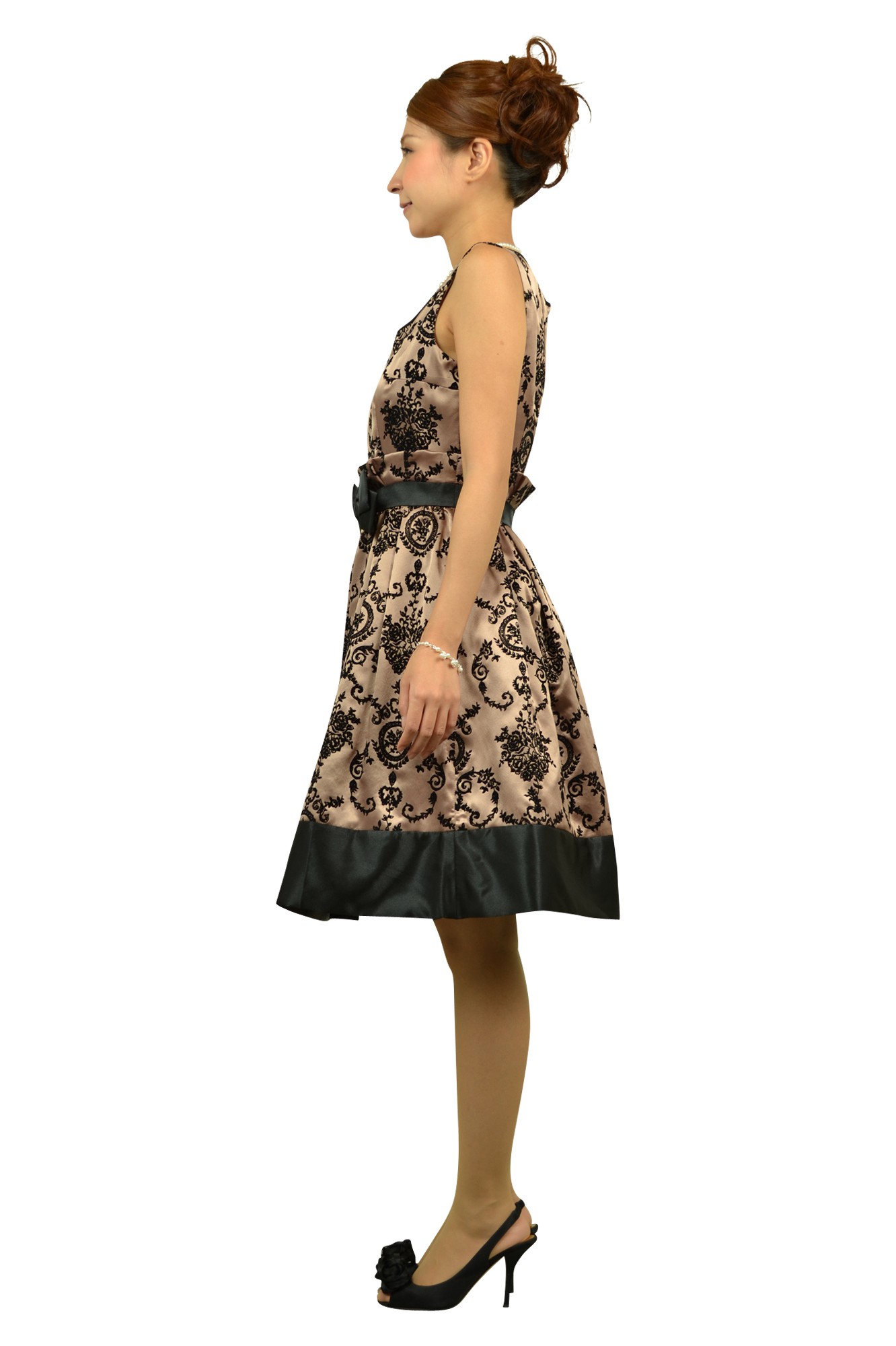 フィットアンドフレアドレス