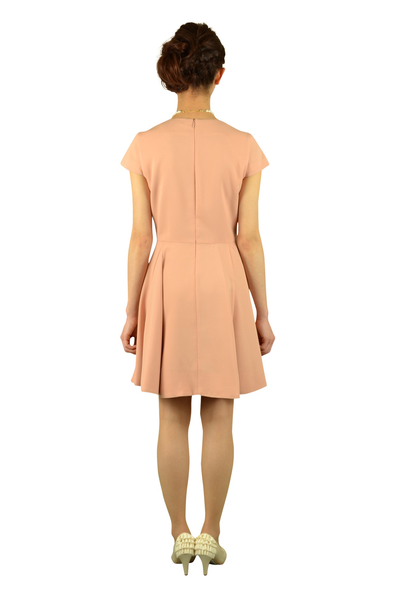 上品ベージュオレンジドレス