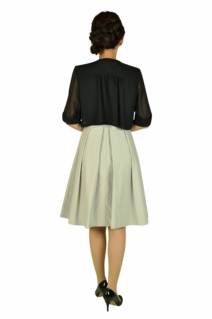 Vネックハリ感グレージュフレアドレスセット