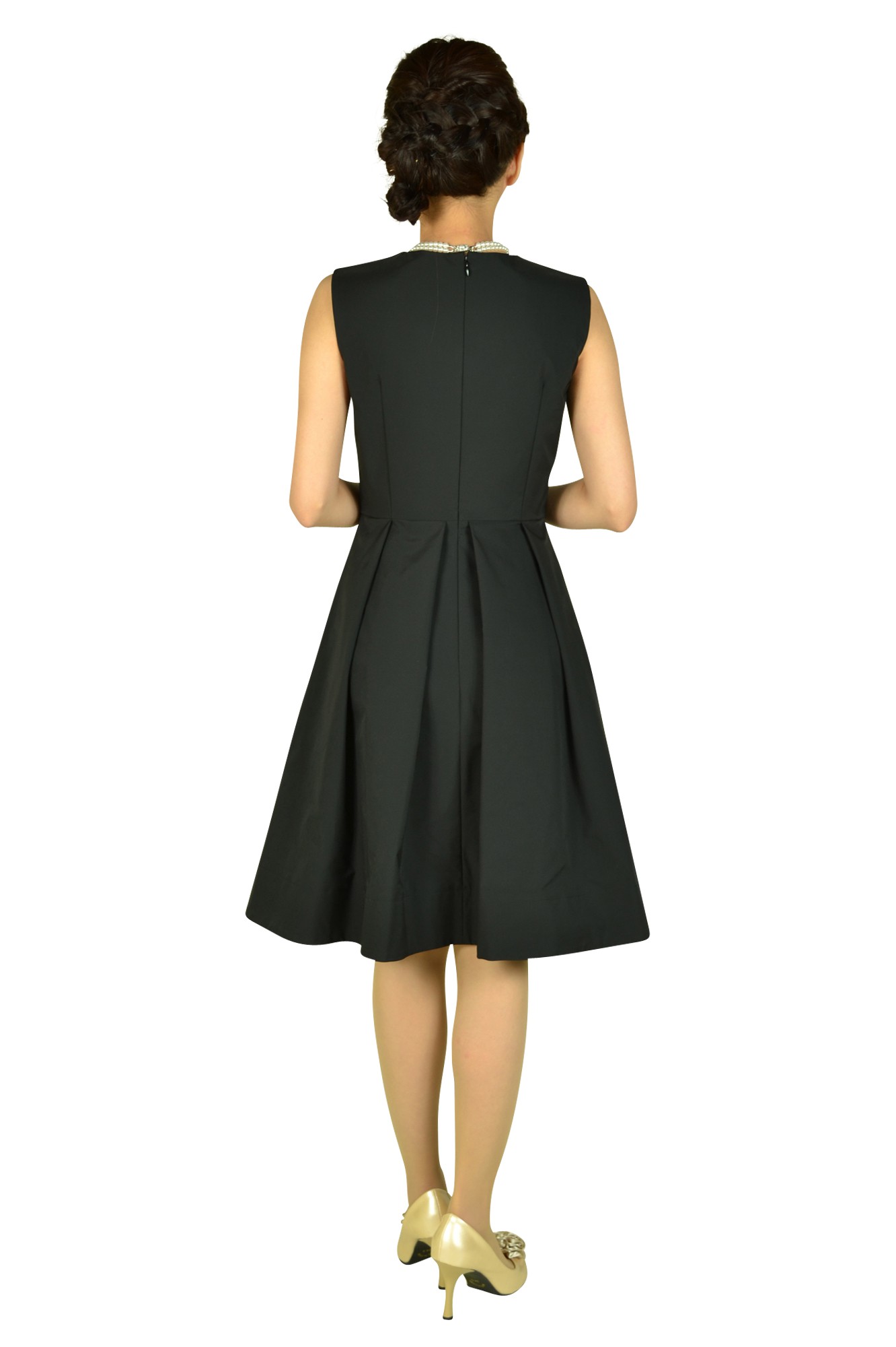 Vネックハリ感ブラックフレアドレスセット