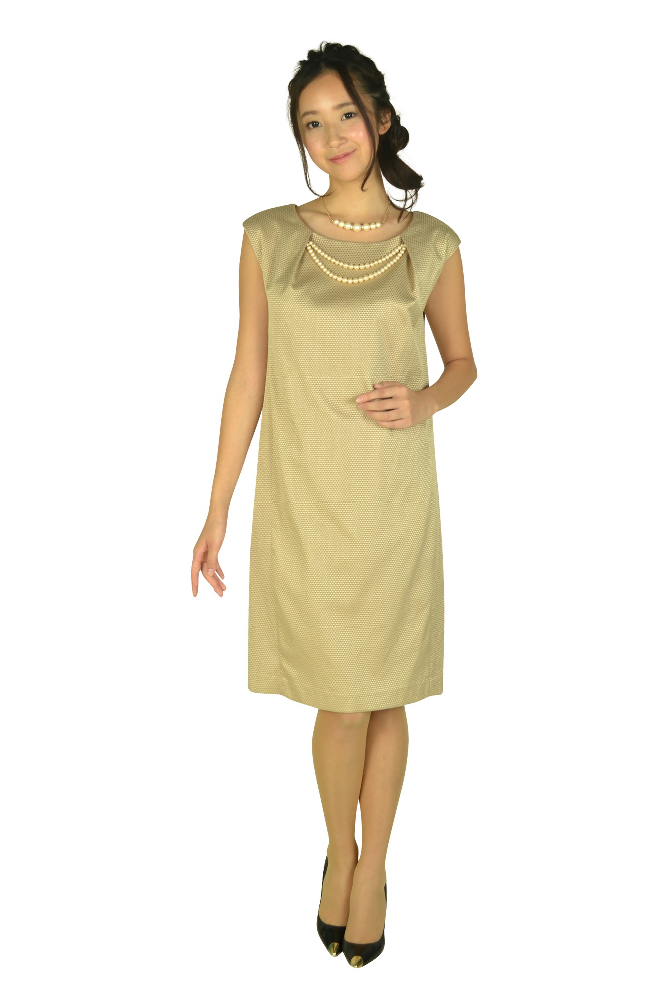 パール飾り付きベージュドレスセット