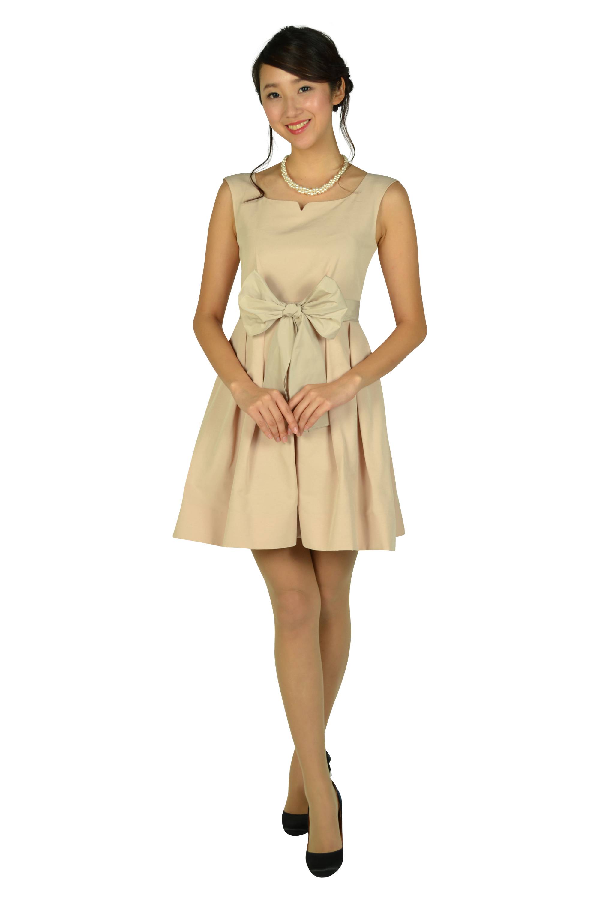 ハートシェイプドネックピンクドレスセット