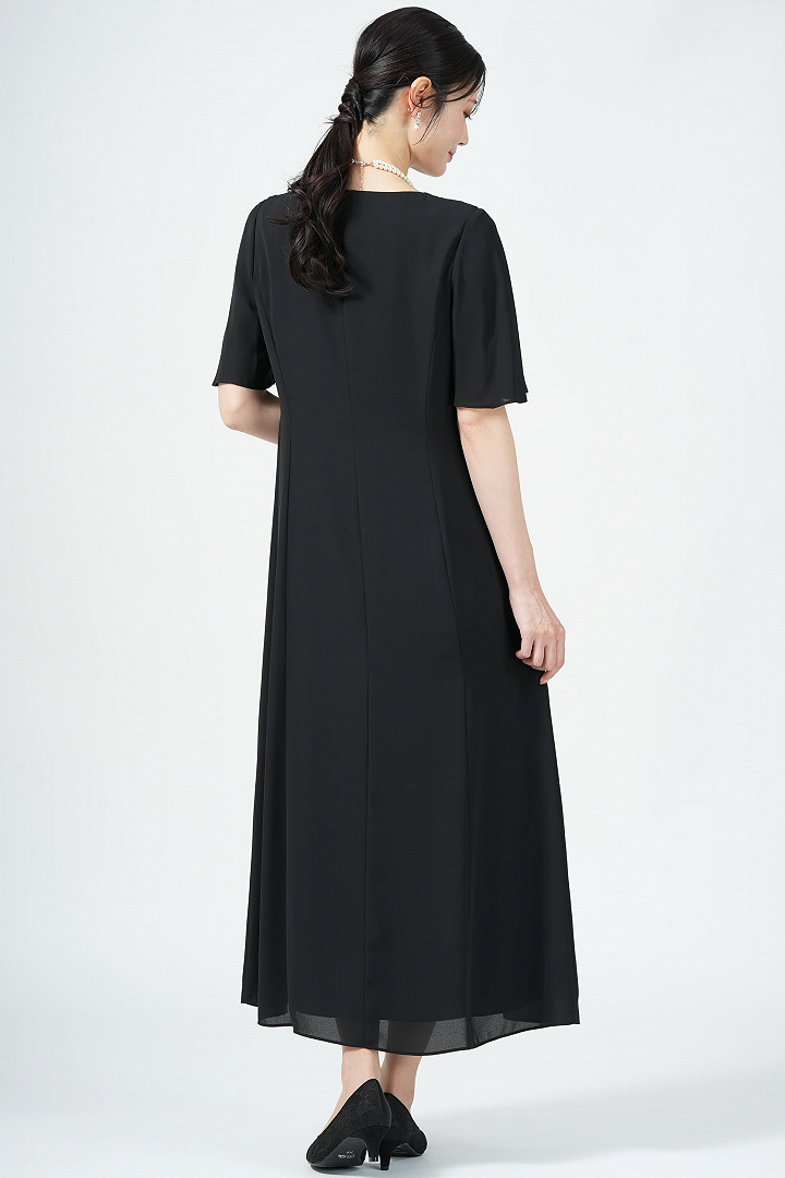 ラッセルフラワーブルー刺繍×ブラックドレスセット