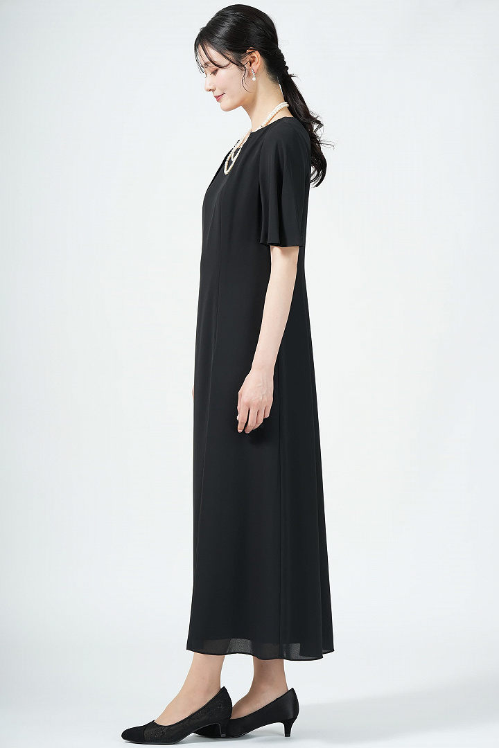 ラッセルフラワーブルー刺繍×ブラックドレスセット