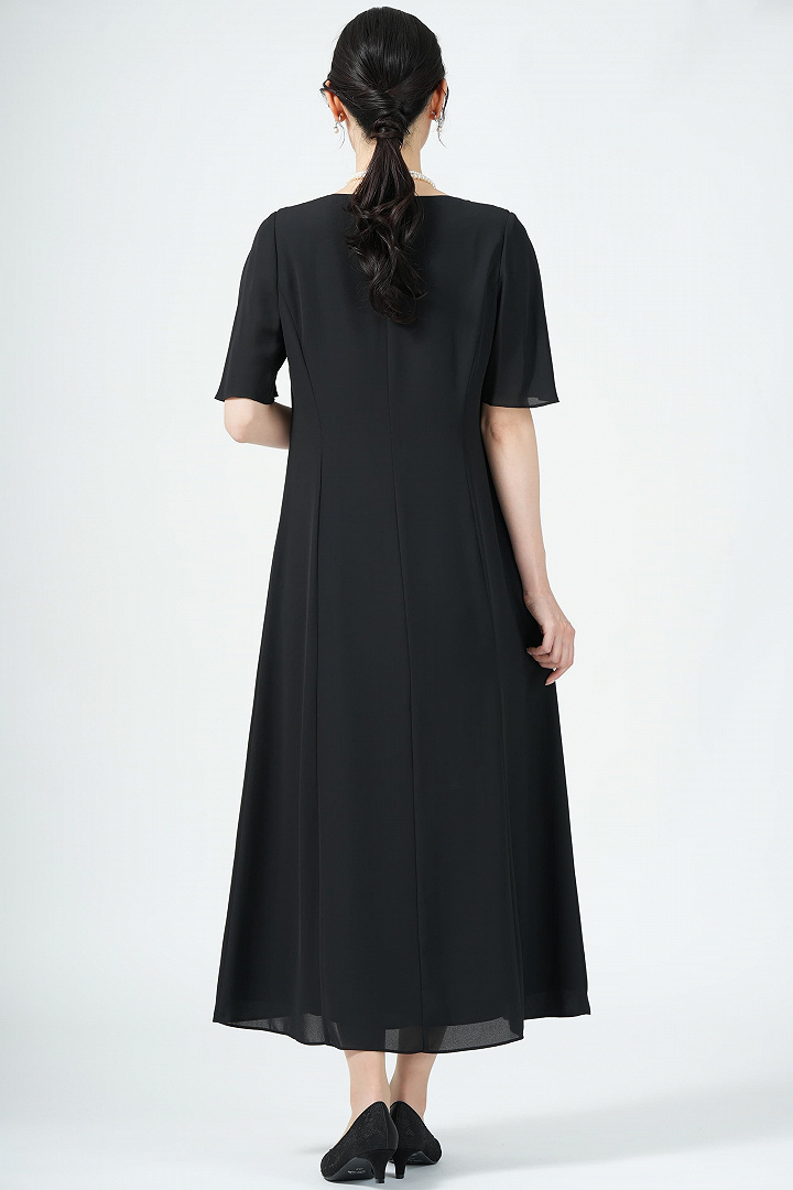 ラッセルフラワーブルー刺繍×ブラックドレスセット