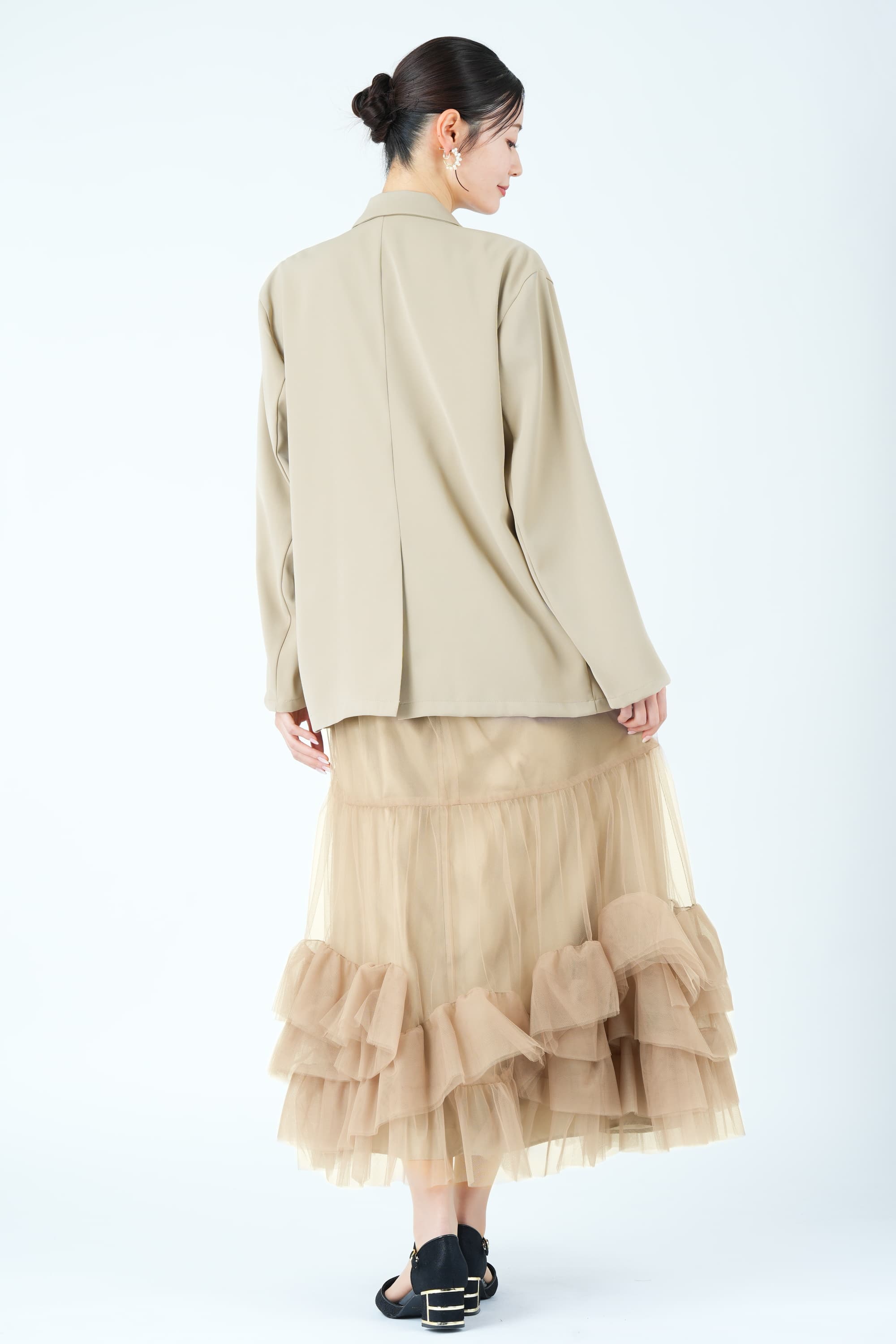 ジャケット&times;ティアードチュールベージュドレスセット