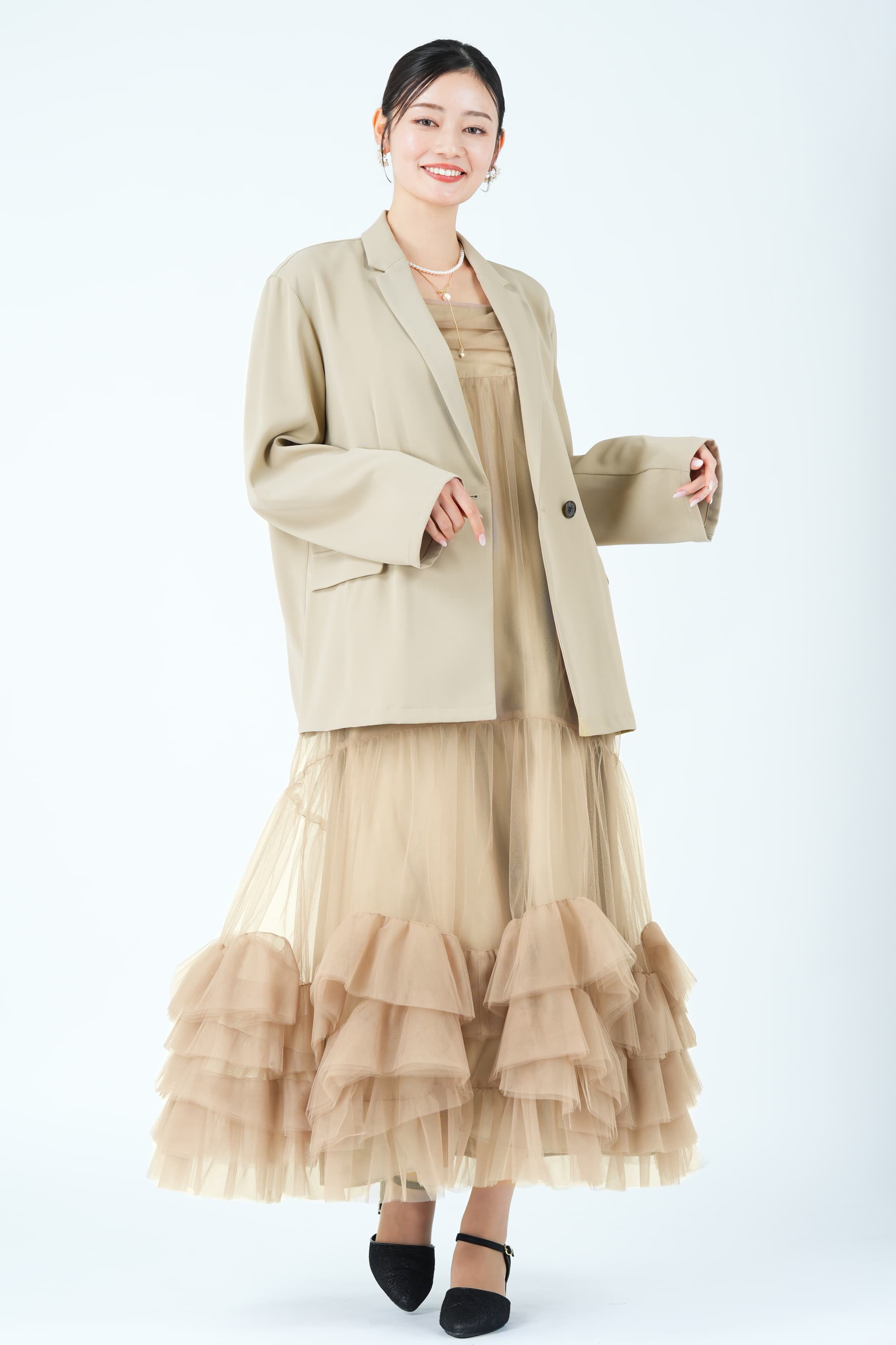 ジャケット&times;ティアードチュールベージュドレスセット