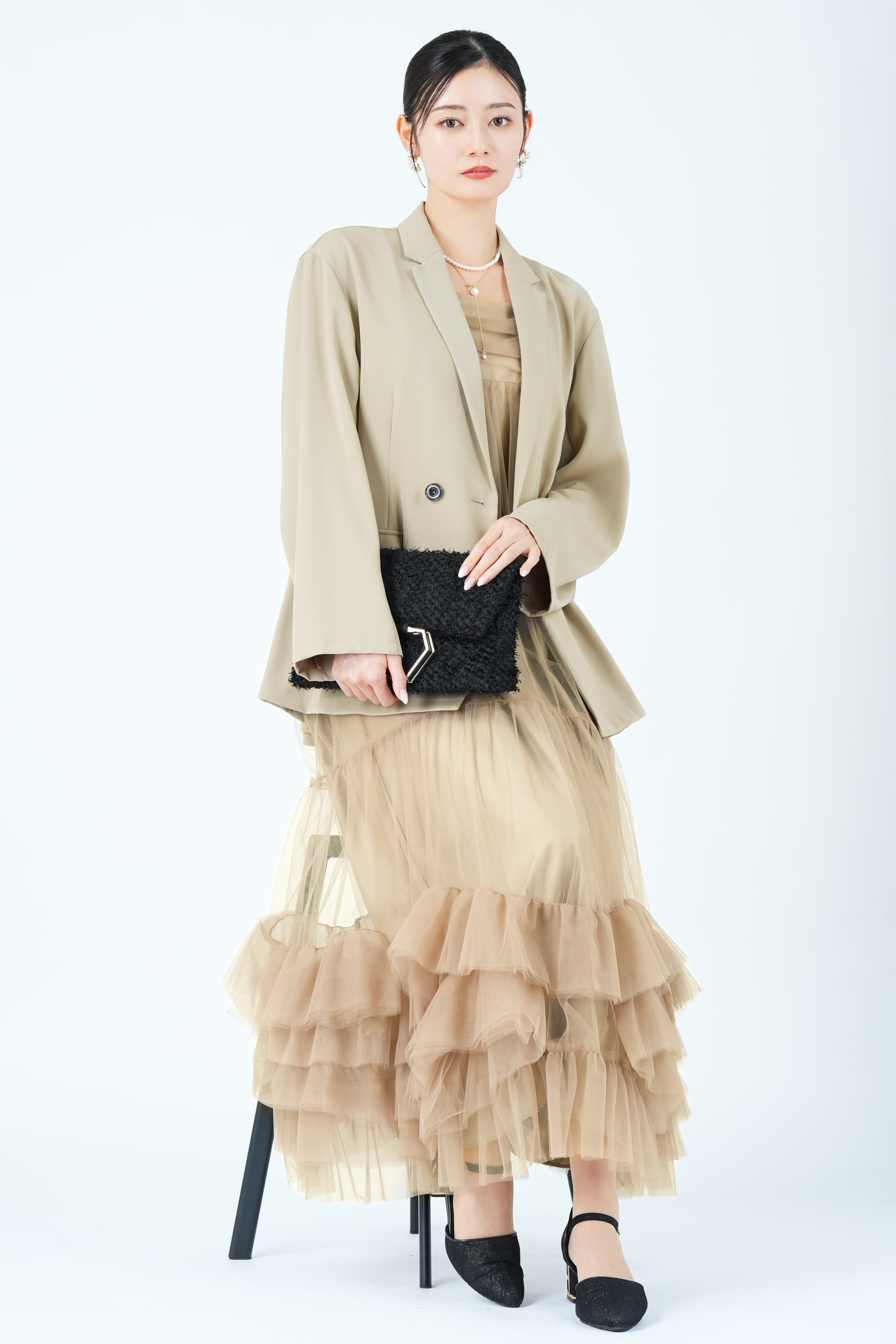 ジャケット&times;ティアードチュールベージュドレスセット