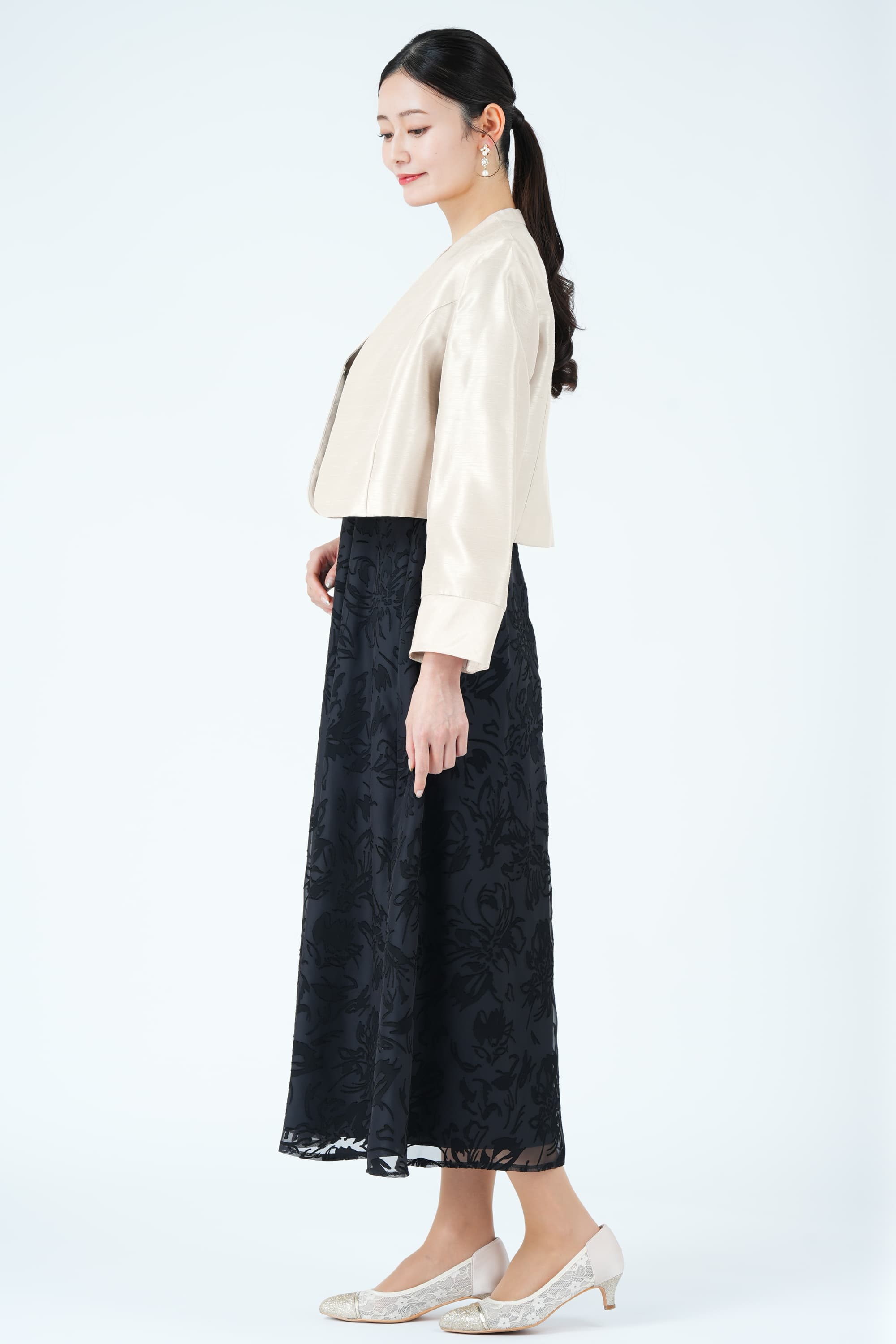 サテンオパール線画フラワーブラックドレスセット