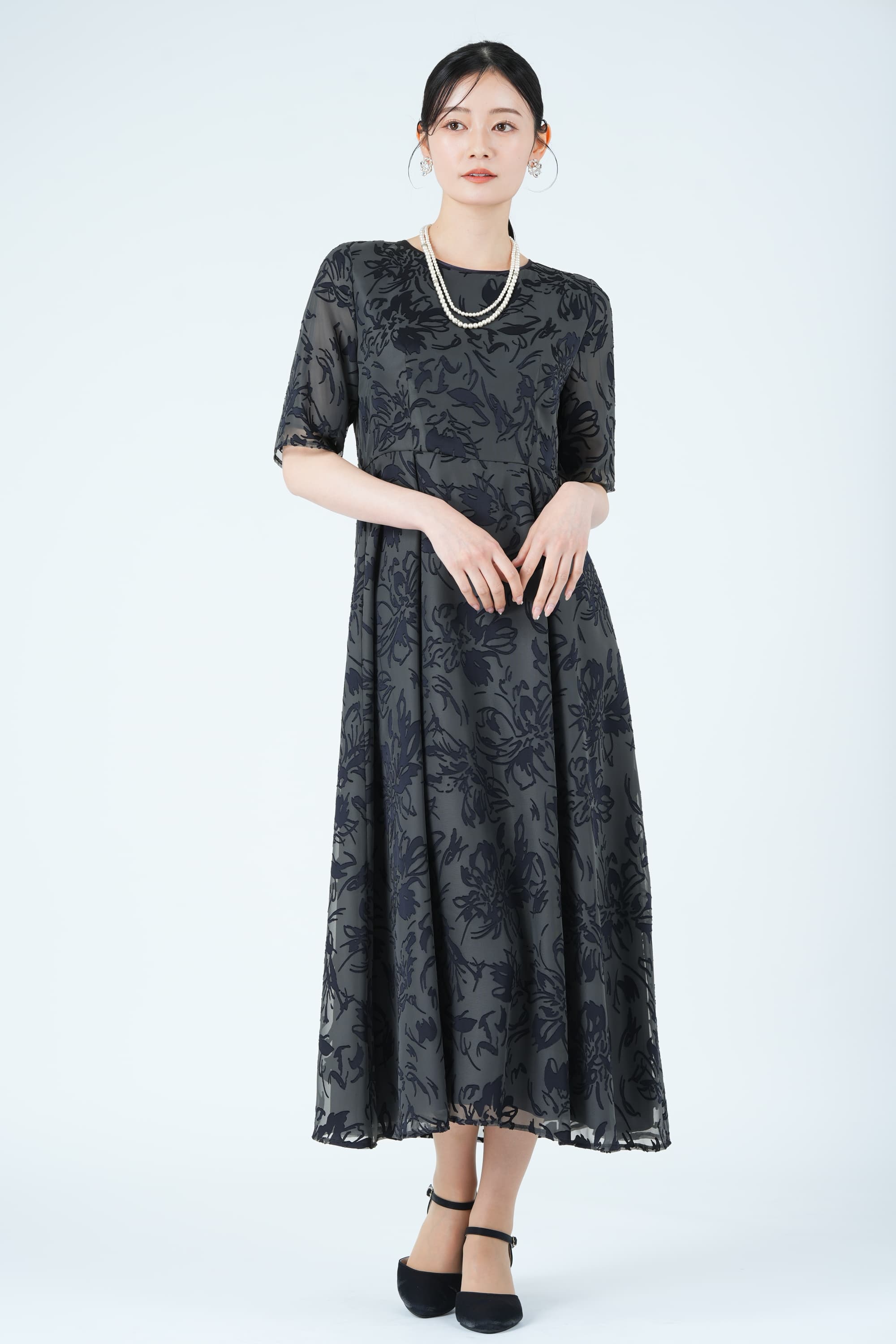 サテンオパール線画フラワーネイビードレスセット