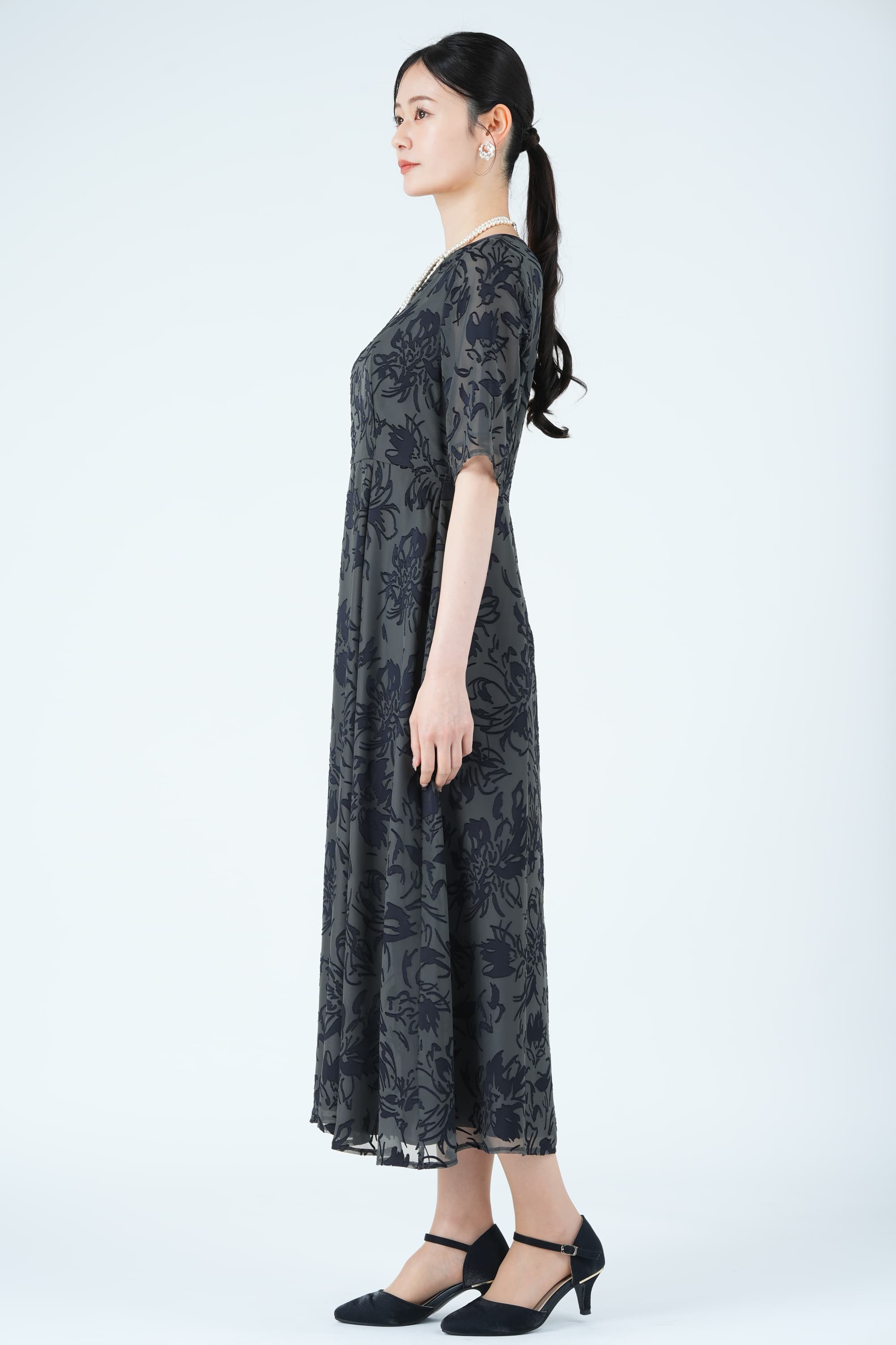 サテンオパール線画フラワーネイビードレスセット