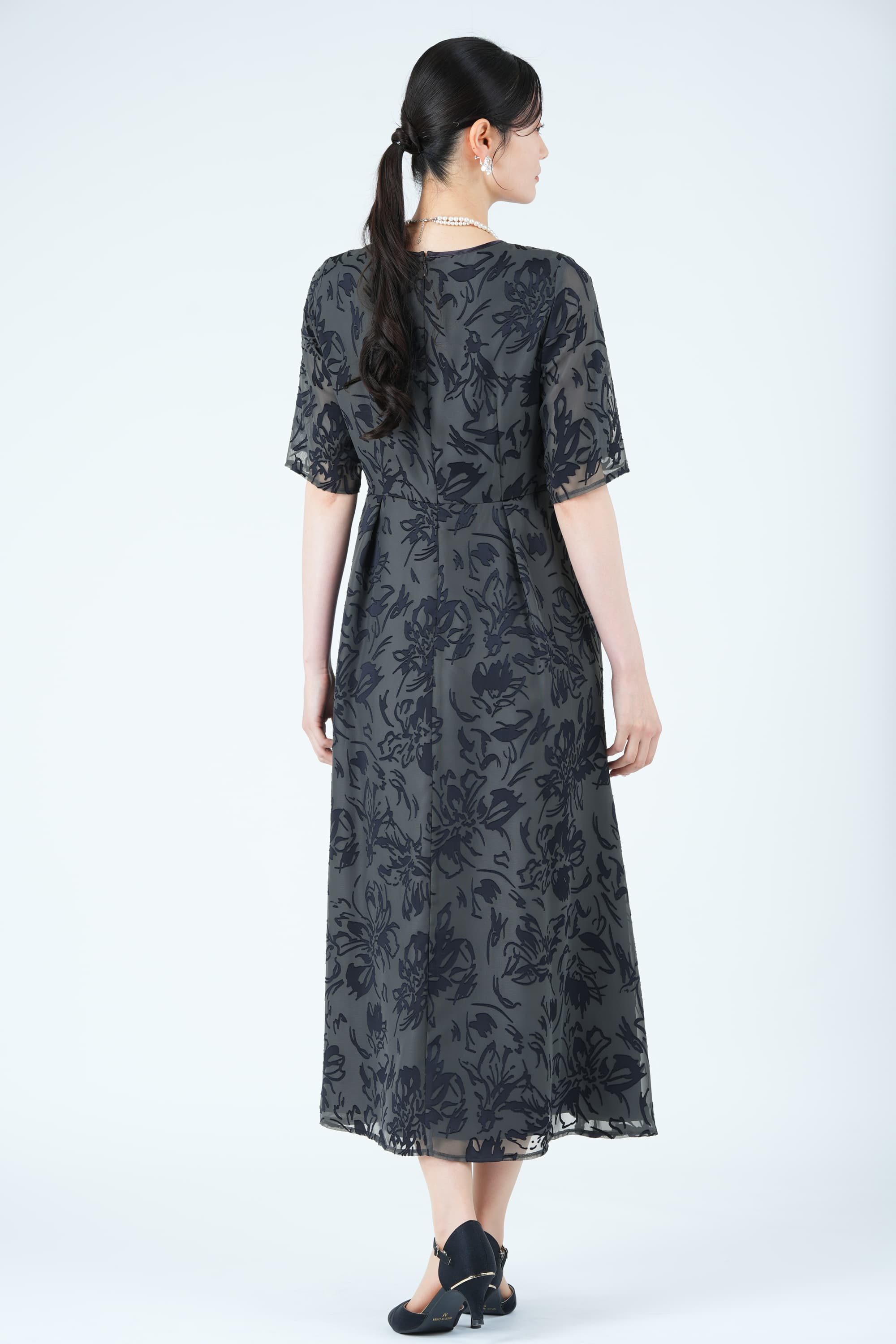 サテンオパール線画フラワーネイビードレスセット