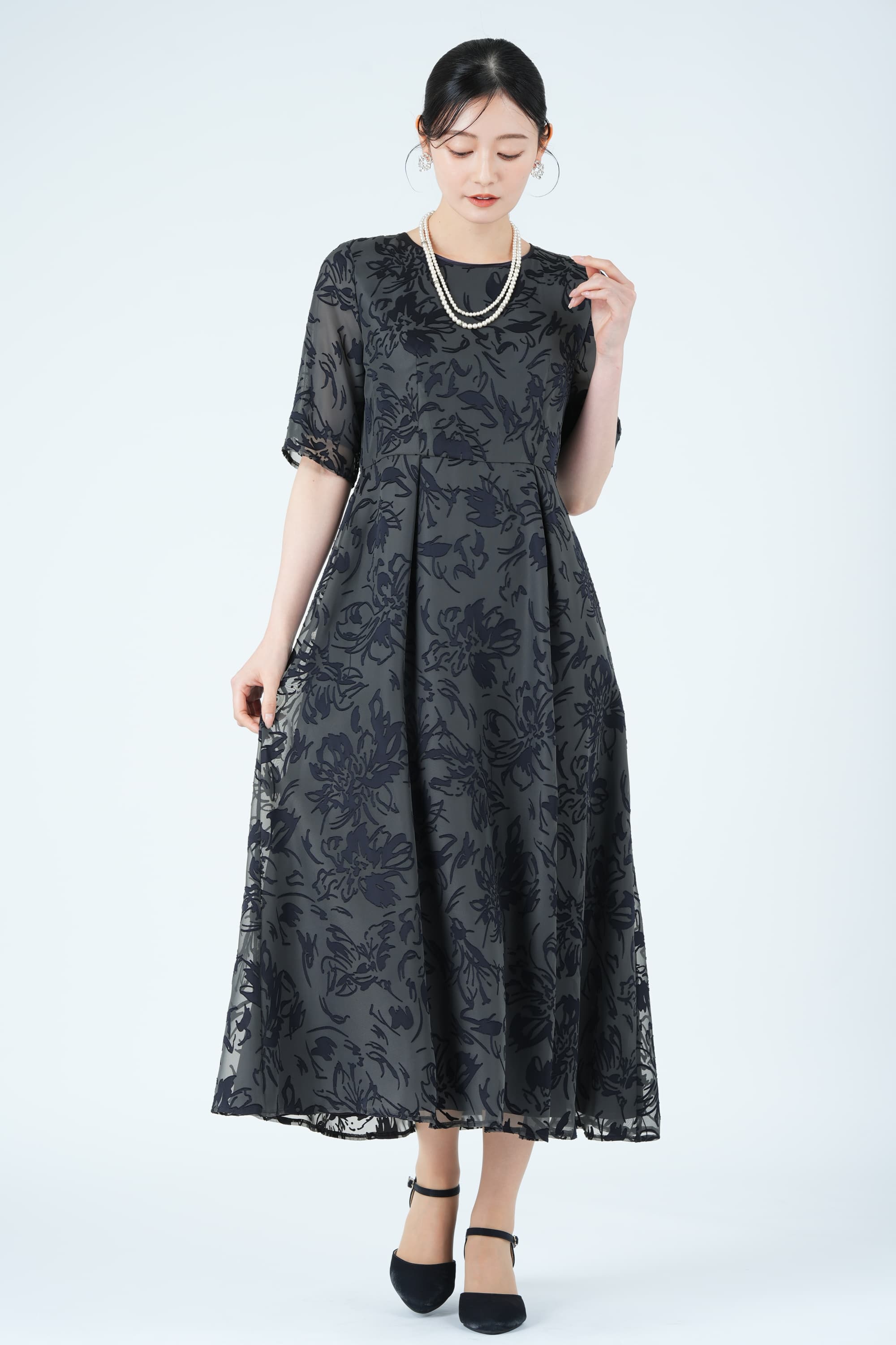 サテンオパール線画フラワーネイビードレスセット