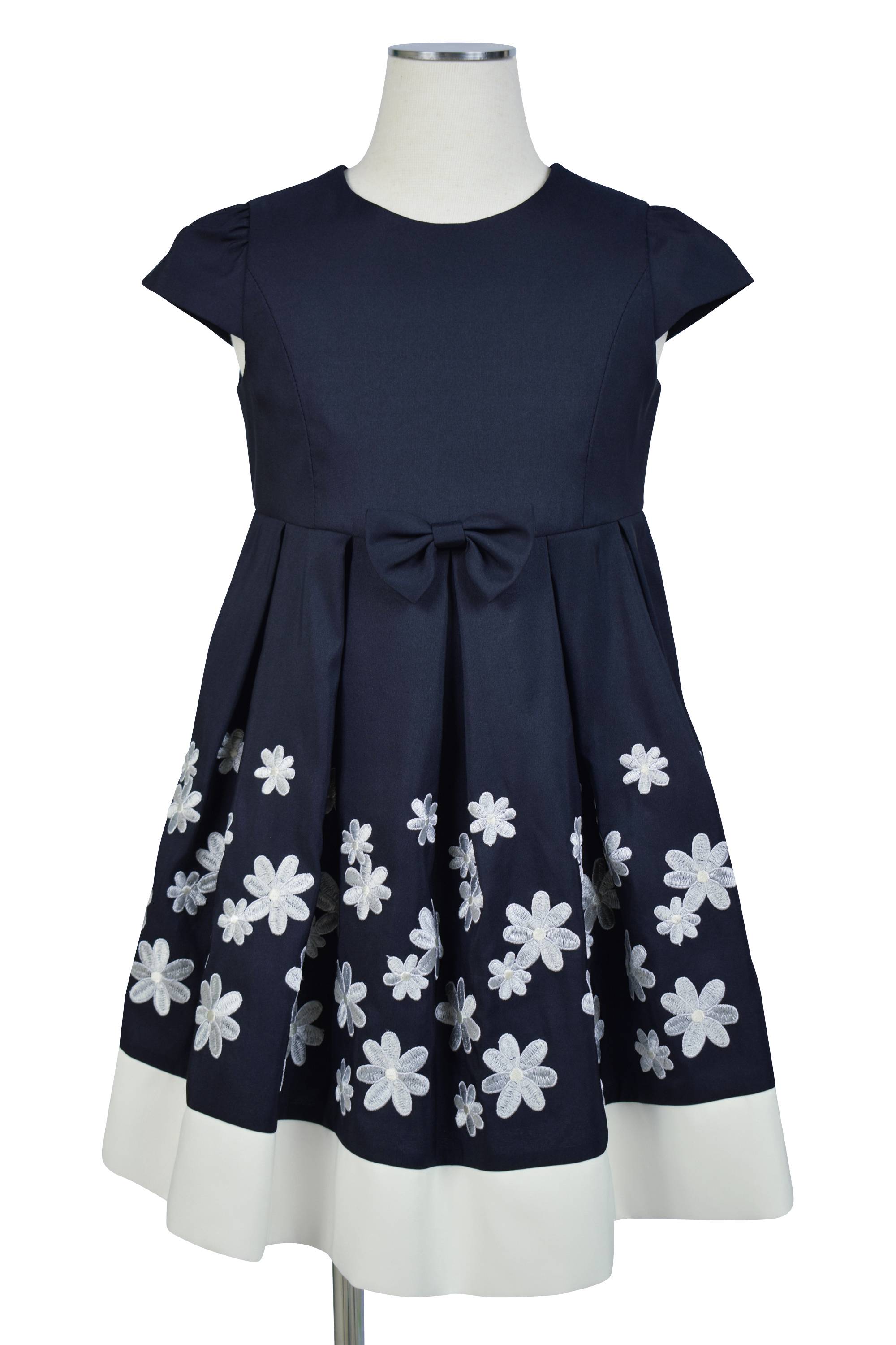 petit main フラワー刺繍ネイビー×ホワイトワンピースセット (130cm