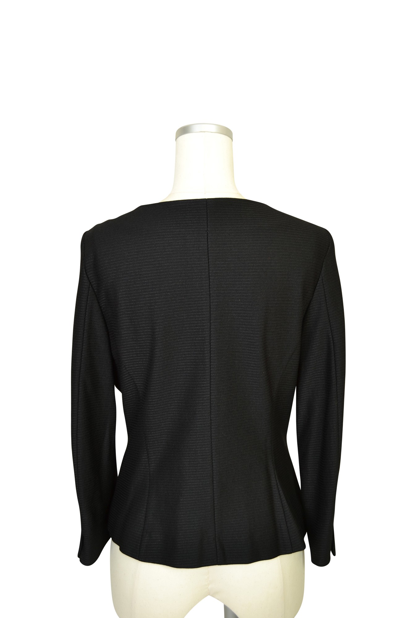 シンプルブラックジャケット