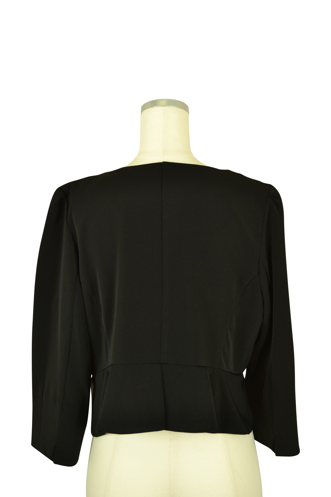 シンプル7分袖ブラックジャケット