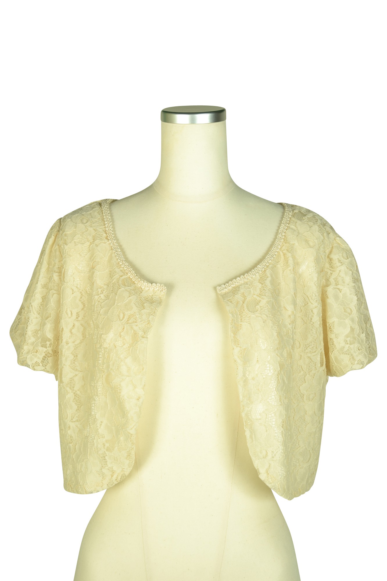 レースふんわりアイボリーボレロ