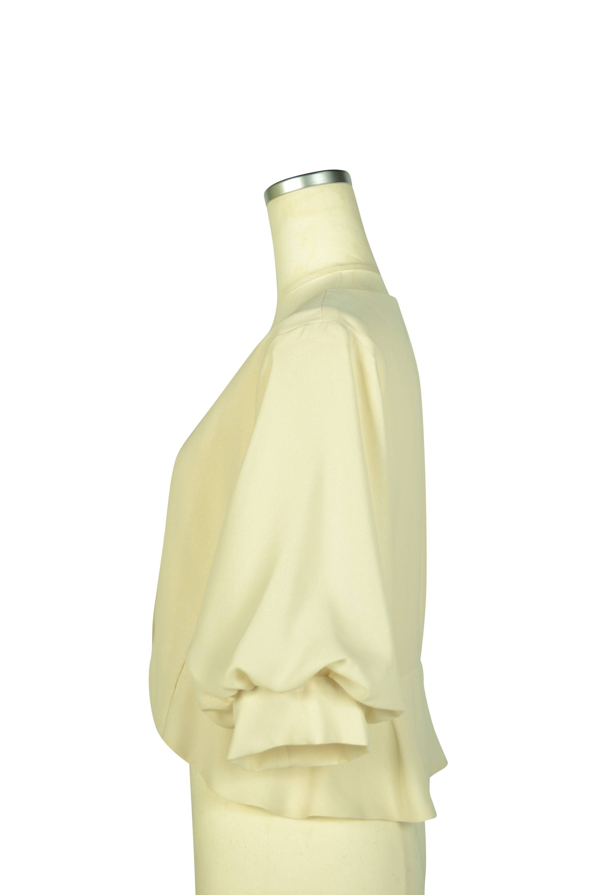 バルーンスリーブアイボリーボレロ