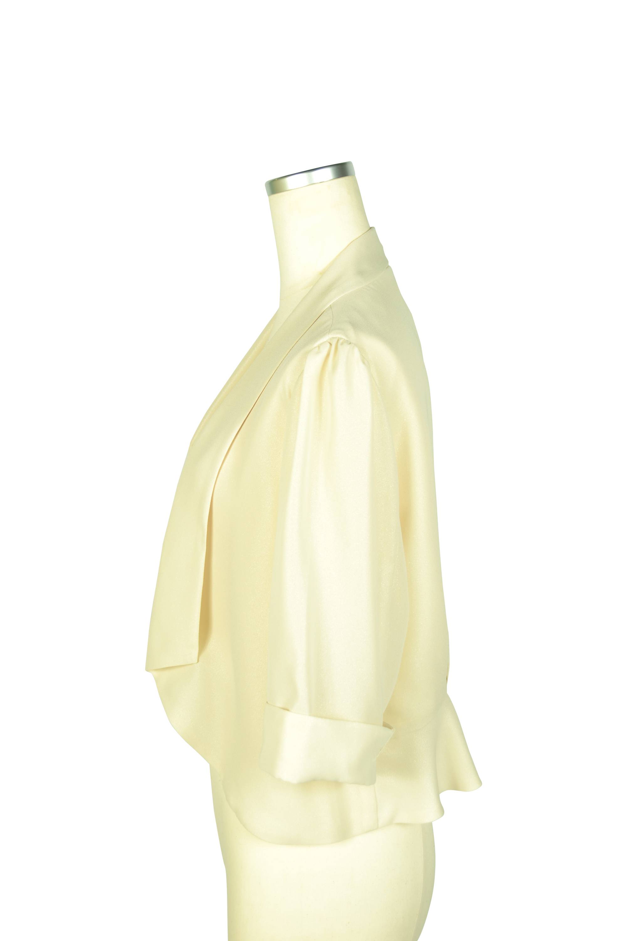 襟付き5分袖アイボリーボレロ