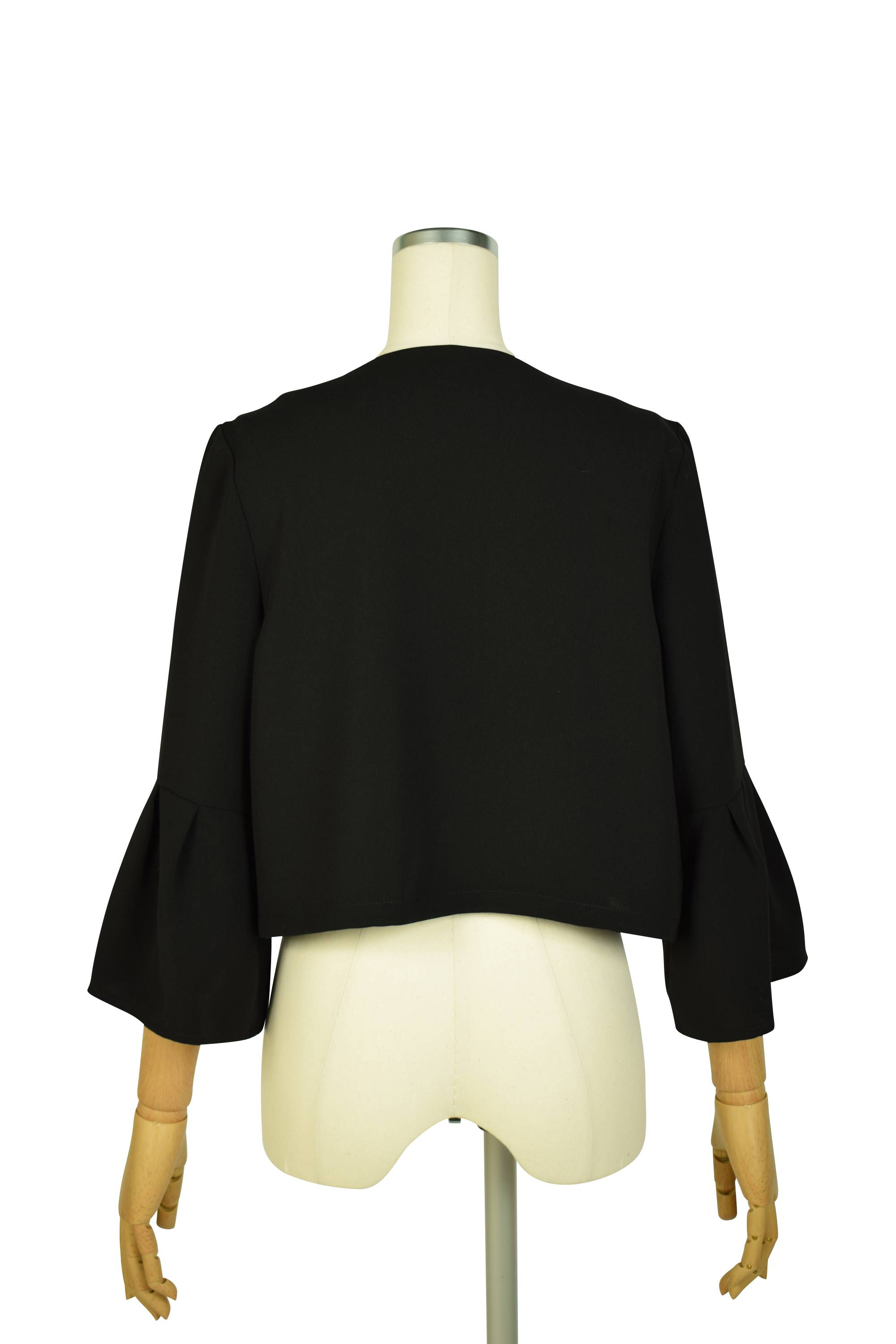 襟付きベル袖ブラックジャケット