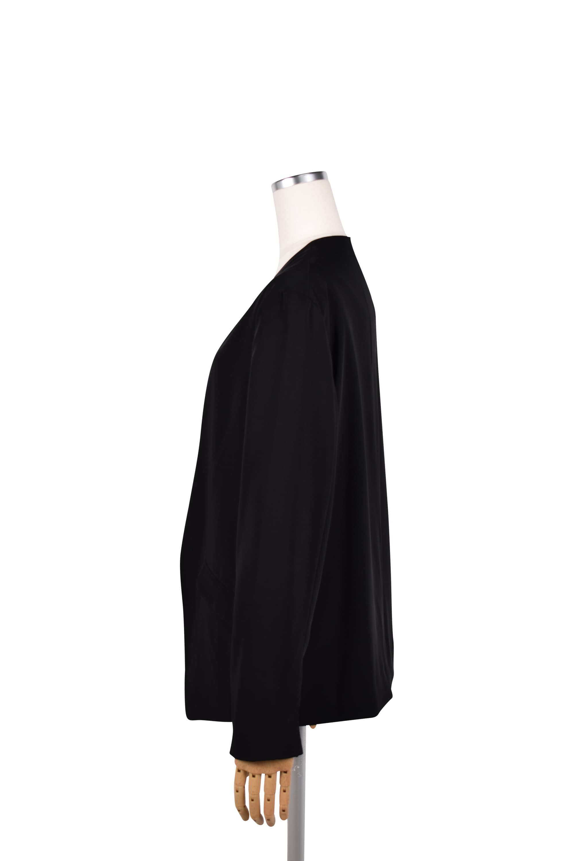 シンプルノーカラーブラックジャケット