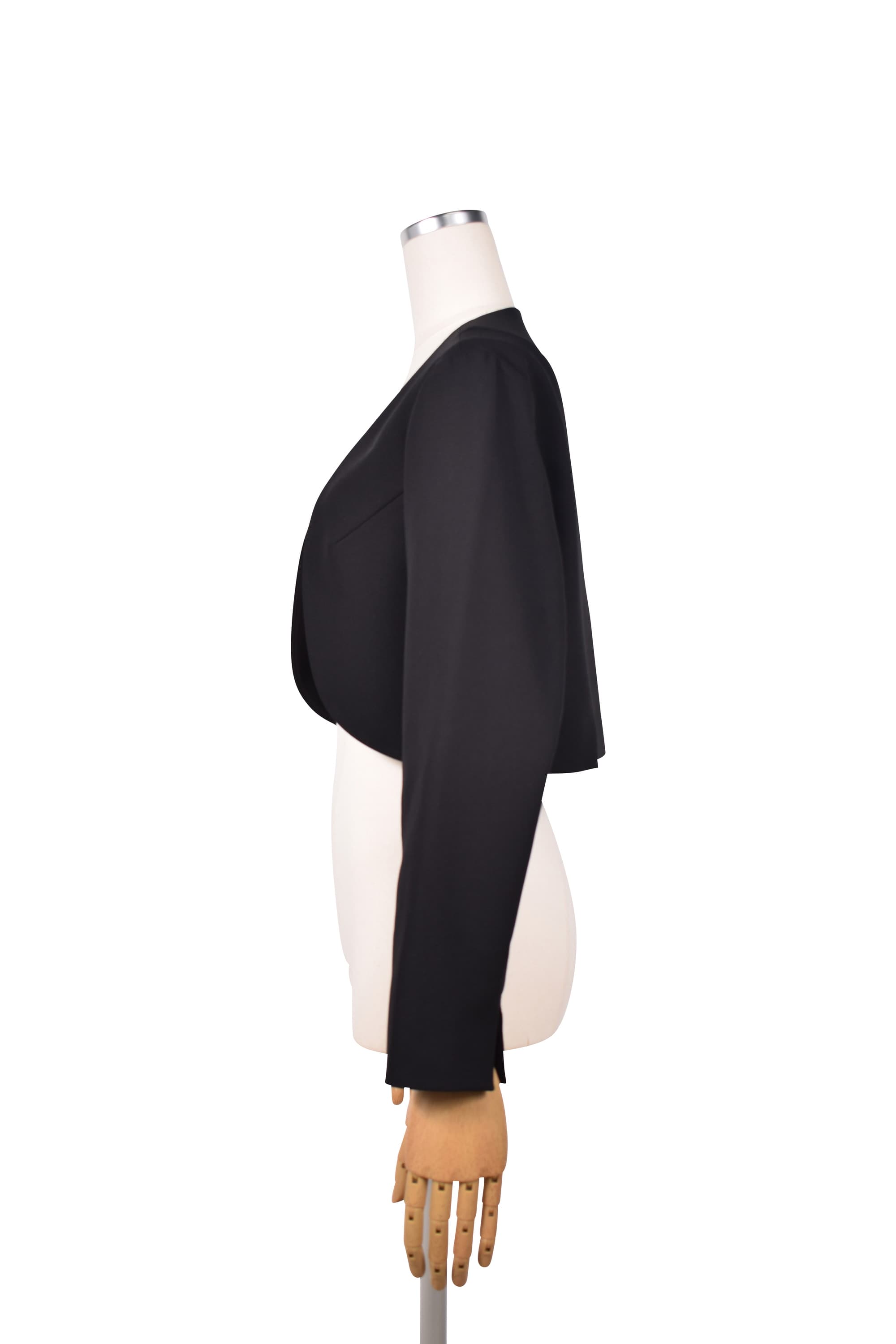 ノーカラー長袖ブラックジャケット