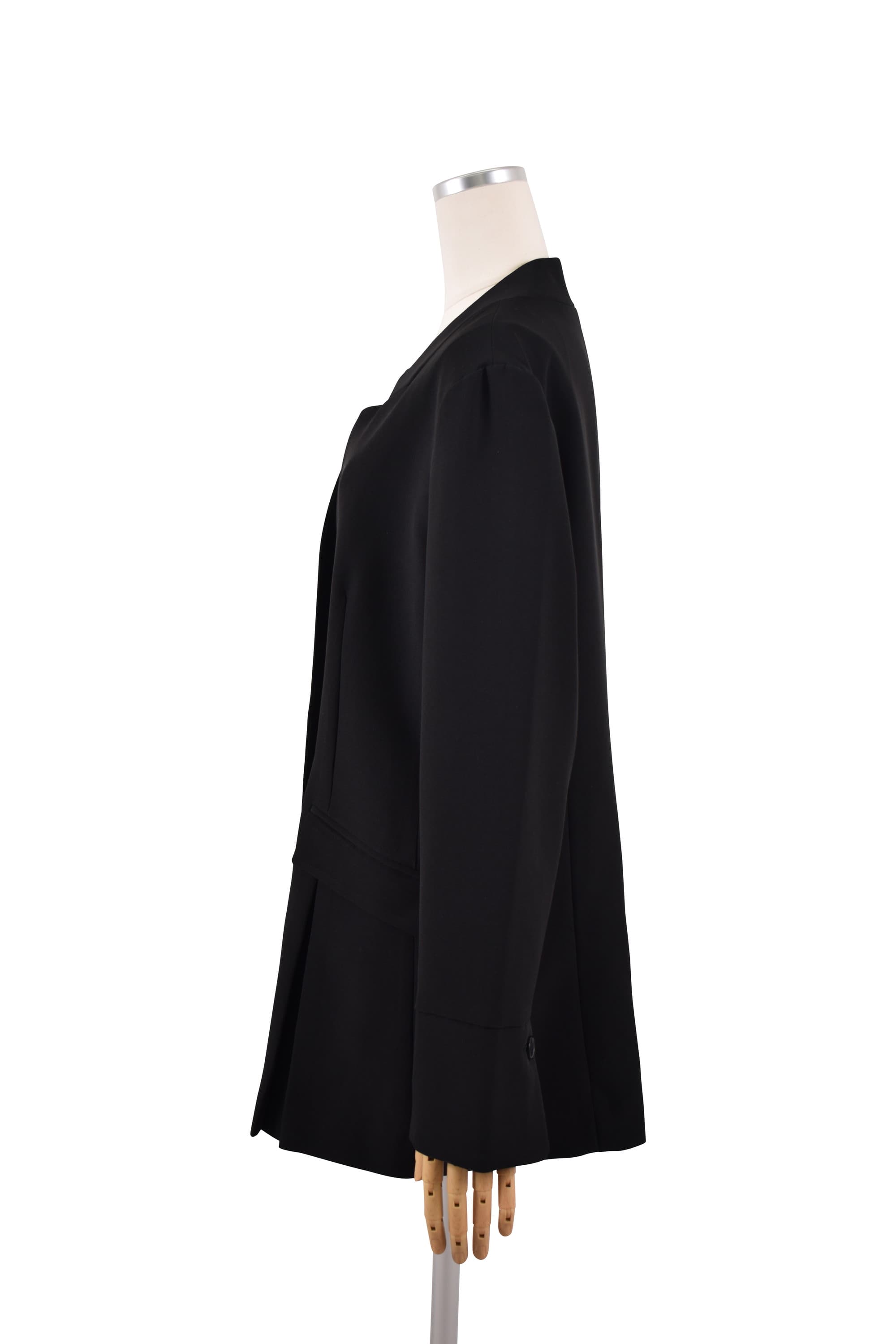 ボックスシルエットブラックジャケット