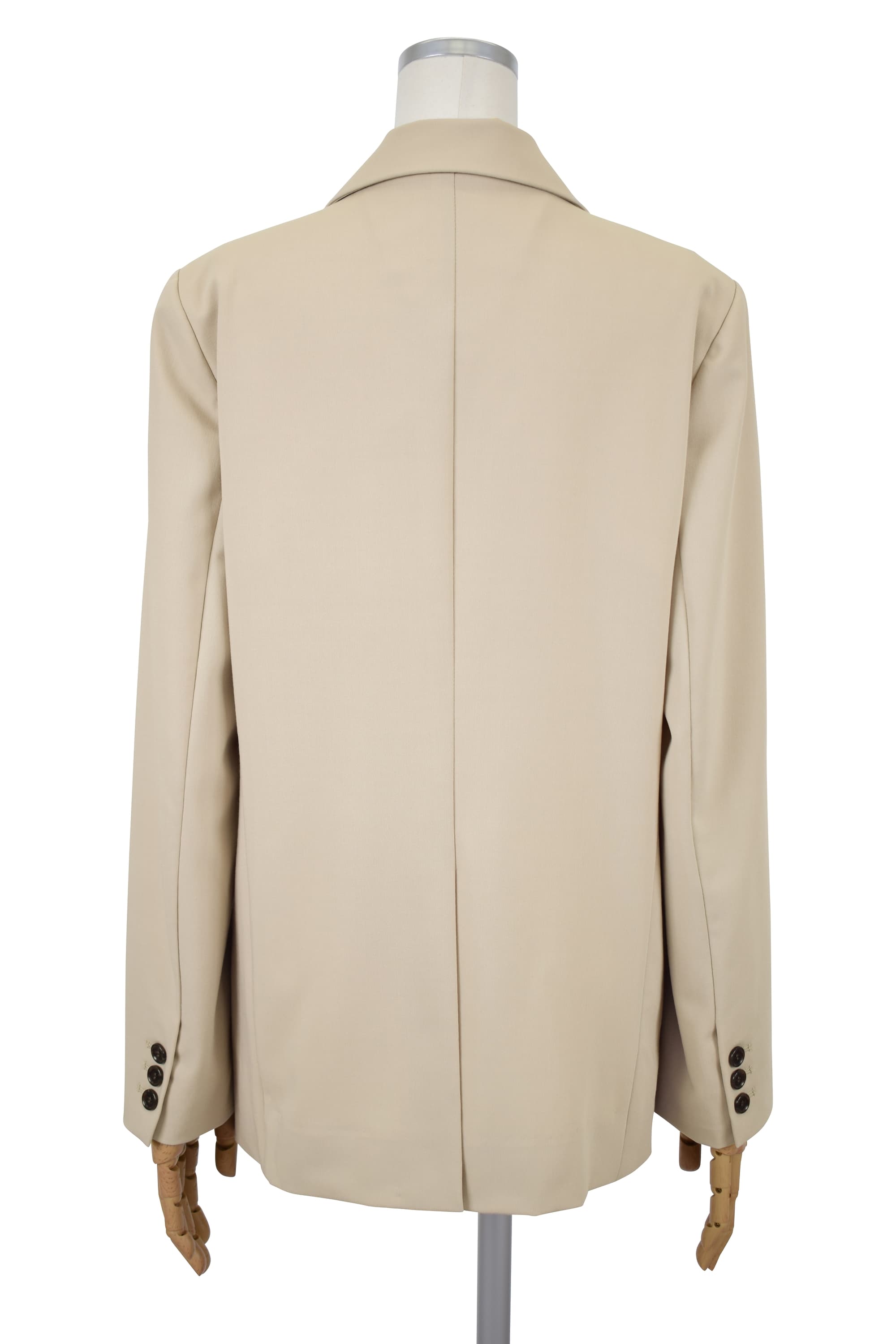 ピークドラペルベージュジャケット