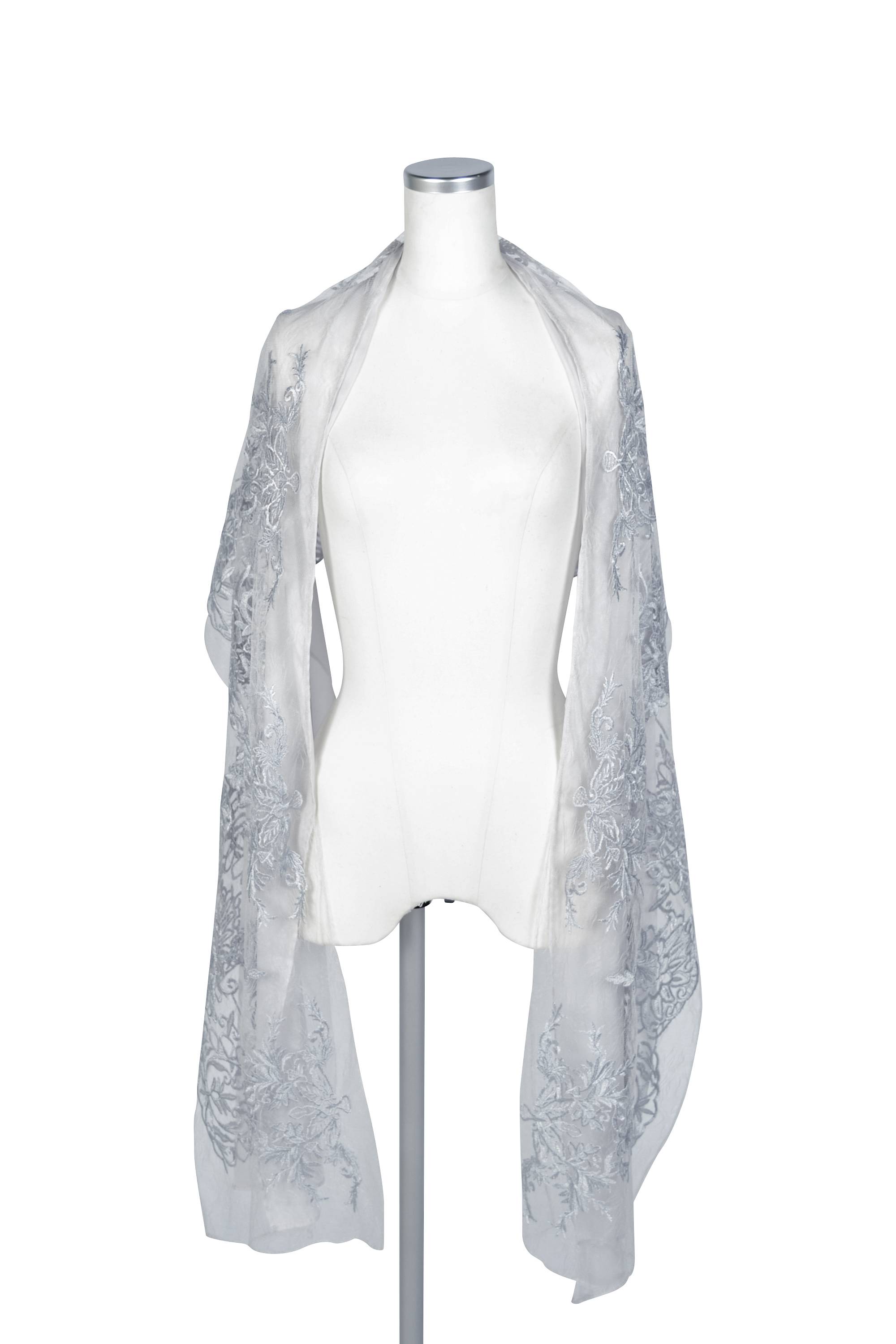 ダマスク柄刺繍グレーショール