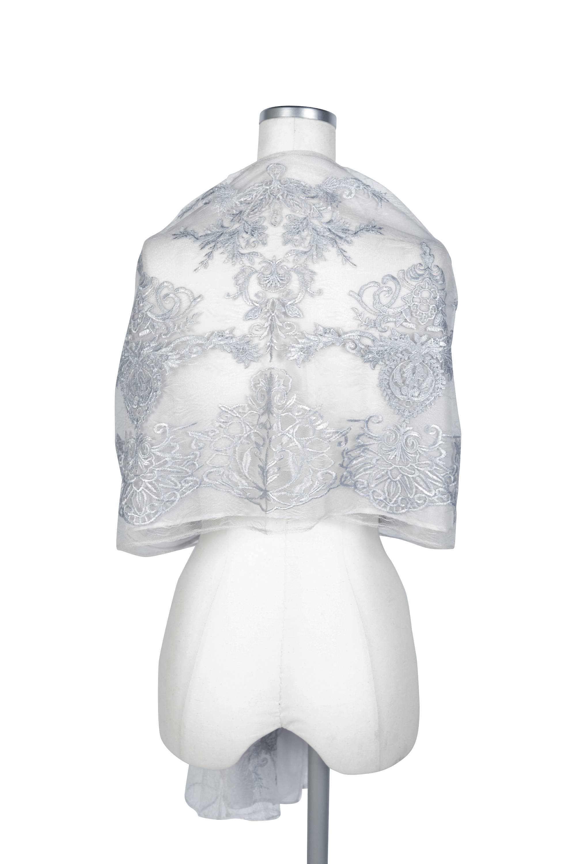 ダマスク柄刺繍グレーショール