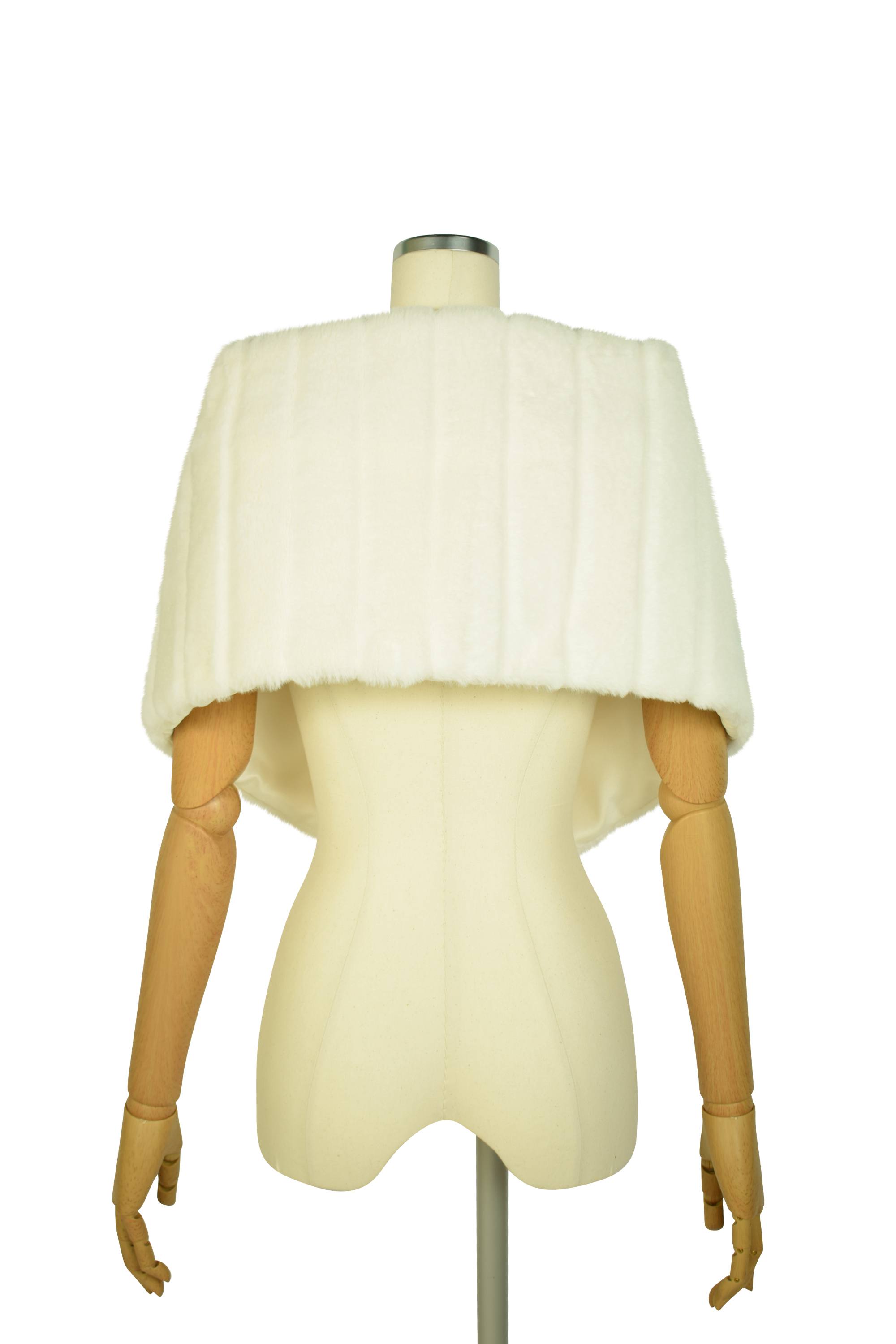 パール留め具フェイクファーホワイトショール