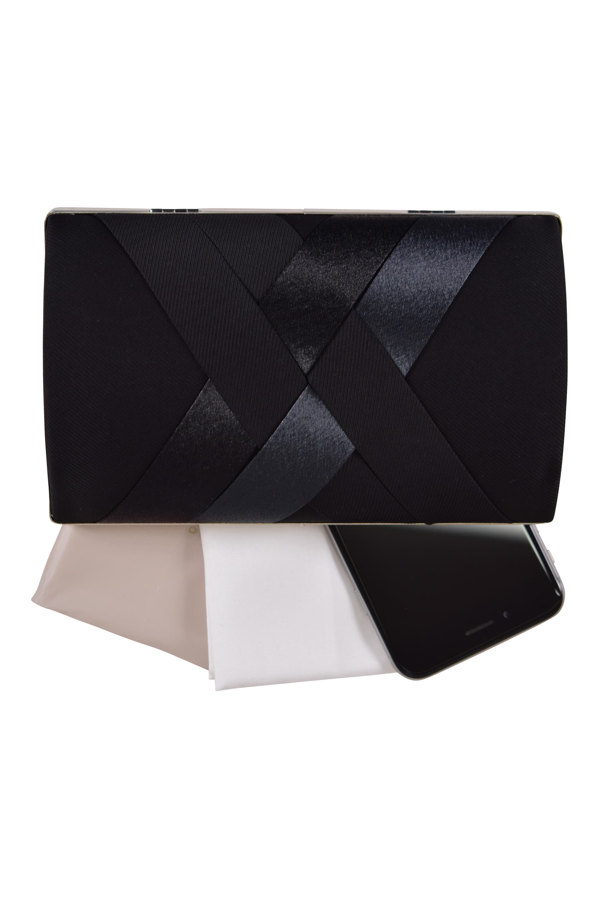 サテンクロス編みブラックバッグ