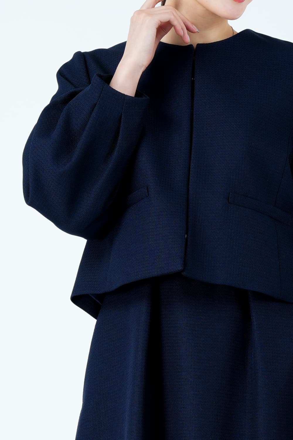 ノーカラージャケット&times;上品フレアネイビーワンピースセット