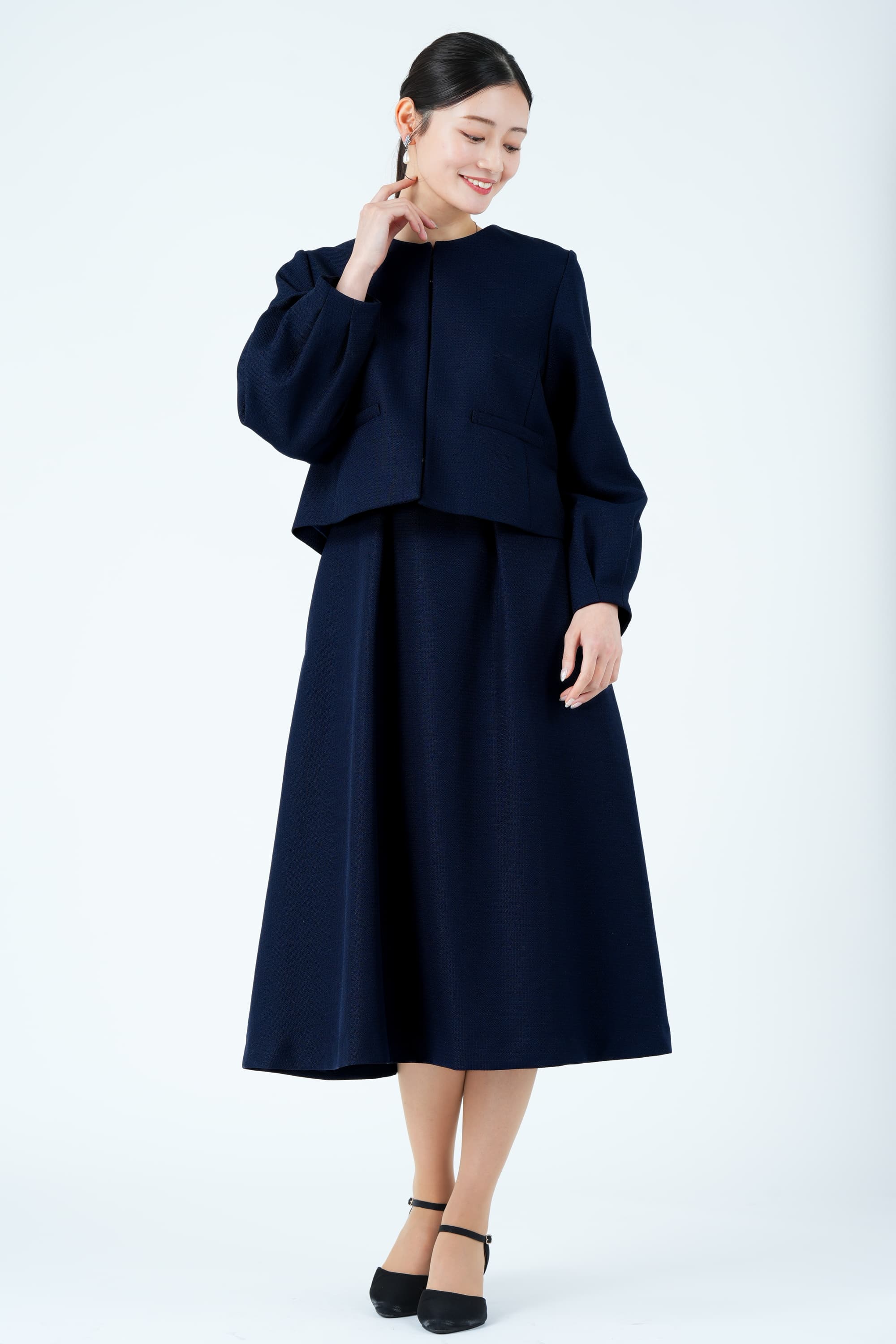 ノーカラージャケット&times;上品フレアネイビーワンピースセット