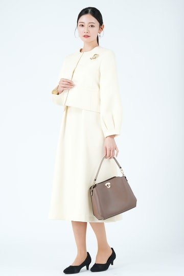 ノーカラージャケット&times;上品フレアアイボリーワンピースセット