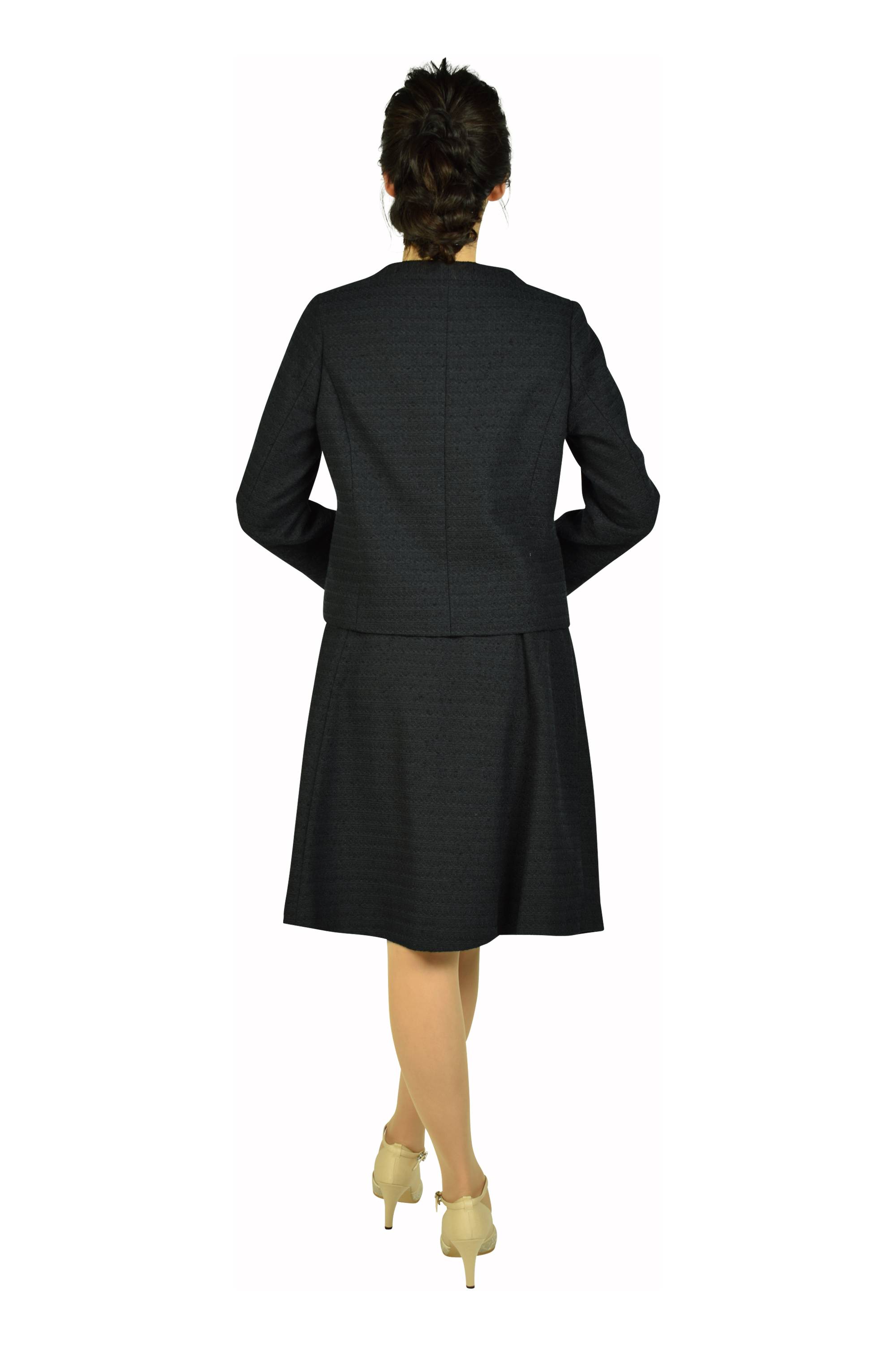 ノーカラーネイビースーツセット