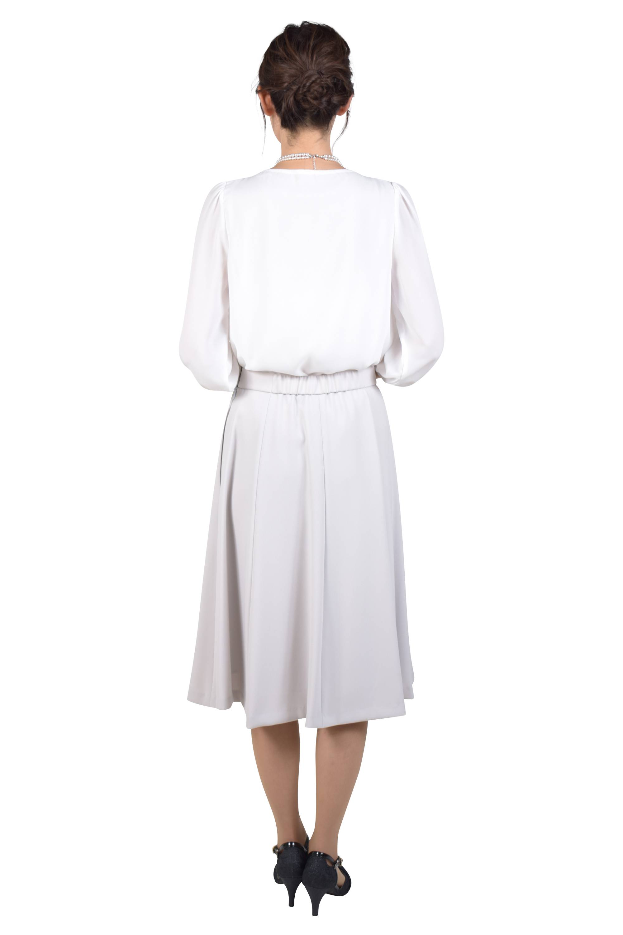 シンプルグレージュスカートスーツセット