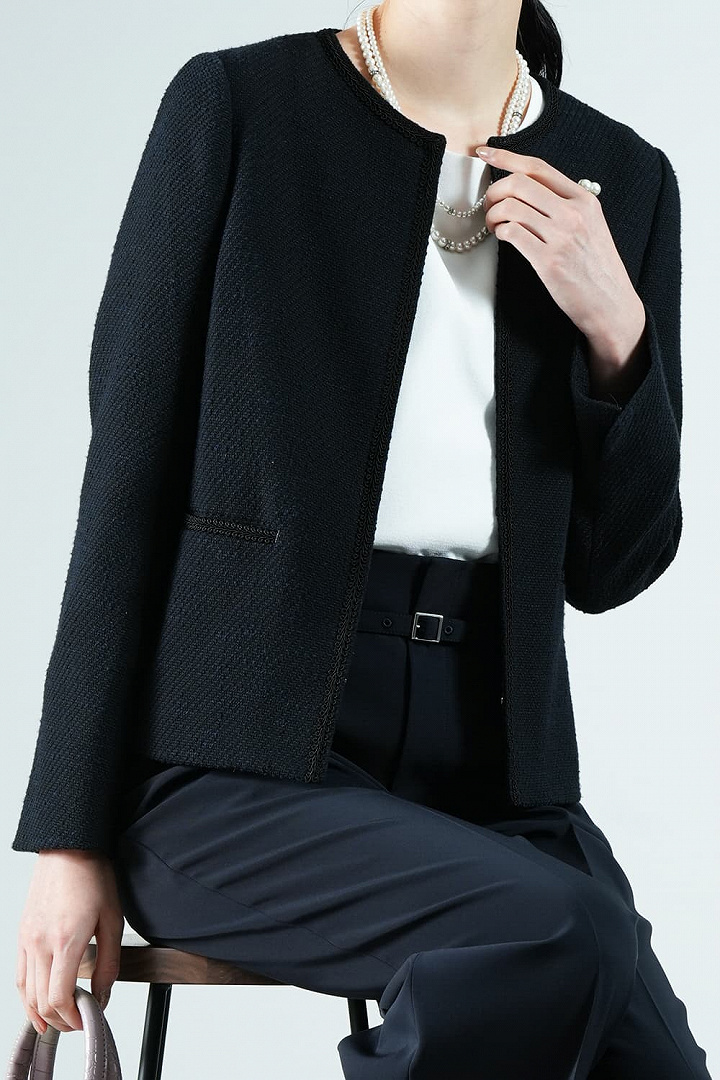 ノーカラーツイードジャケット×ネイビーパンツスーツセット