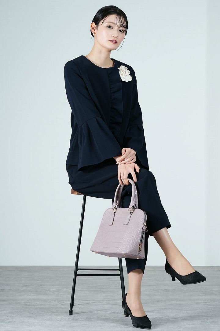 片フリルデザインネイビーパンツスーツセット