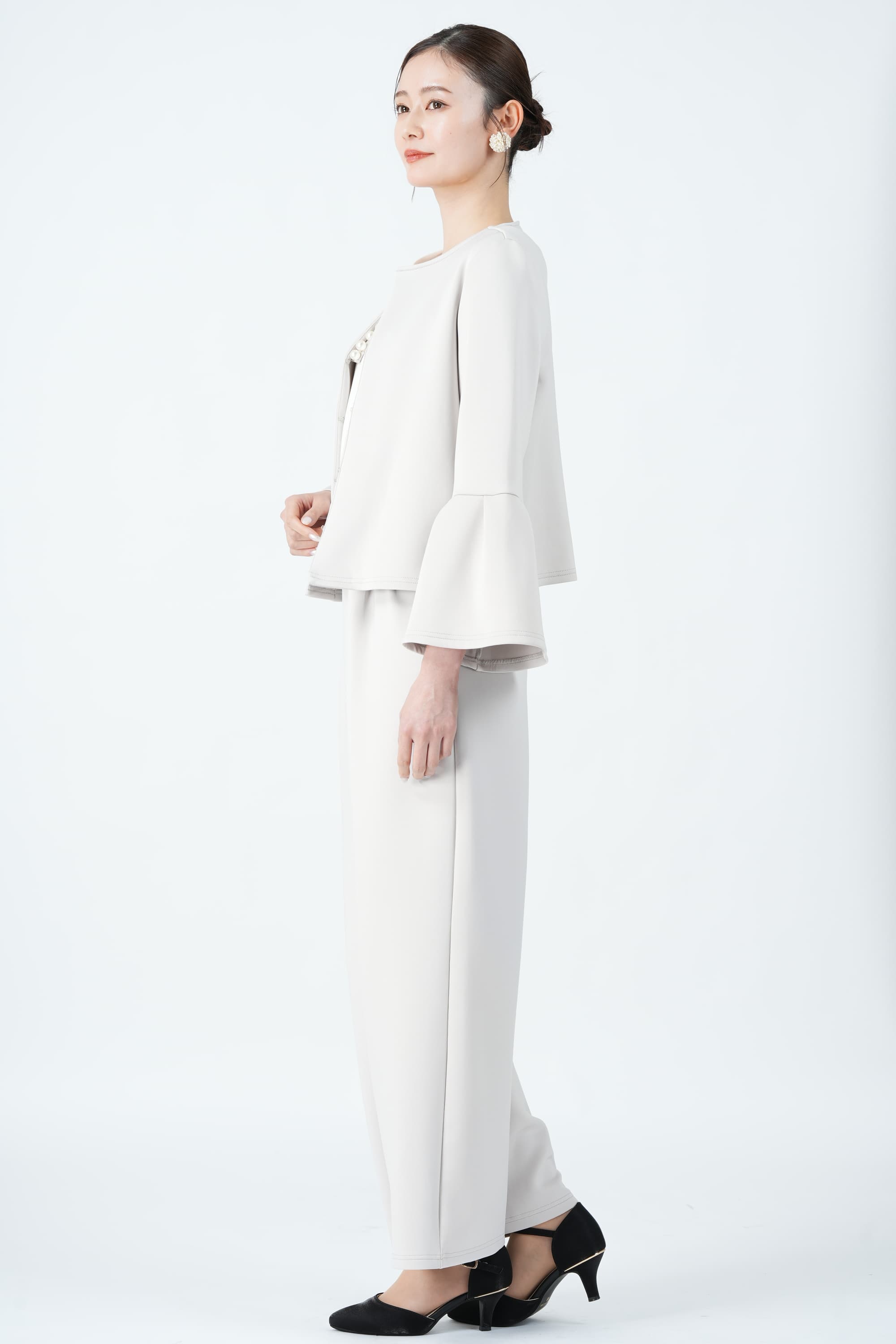 ○新品未使用品○ WHITE JOOLA  グレーパンツスーツ  9号 ○新品未使用品○ WHITE JOOLA グレーパンツスーツ 9号