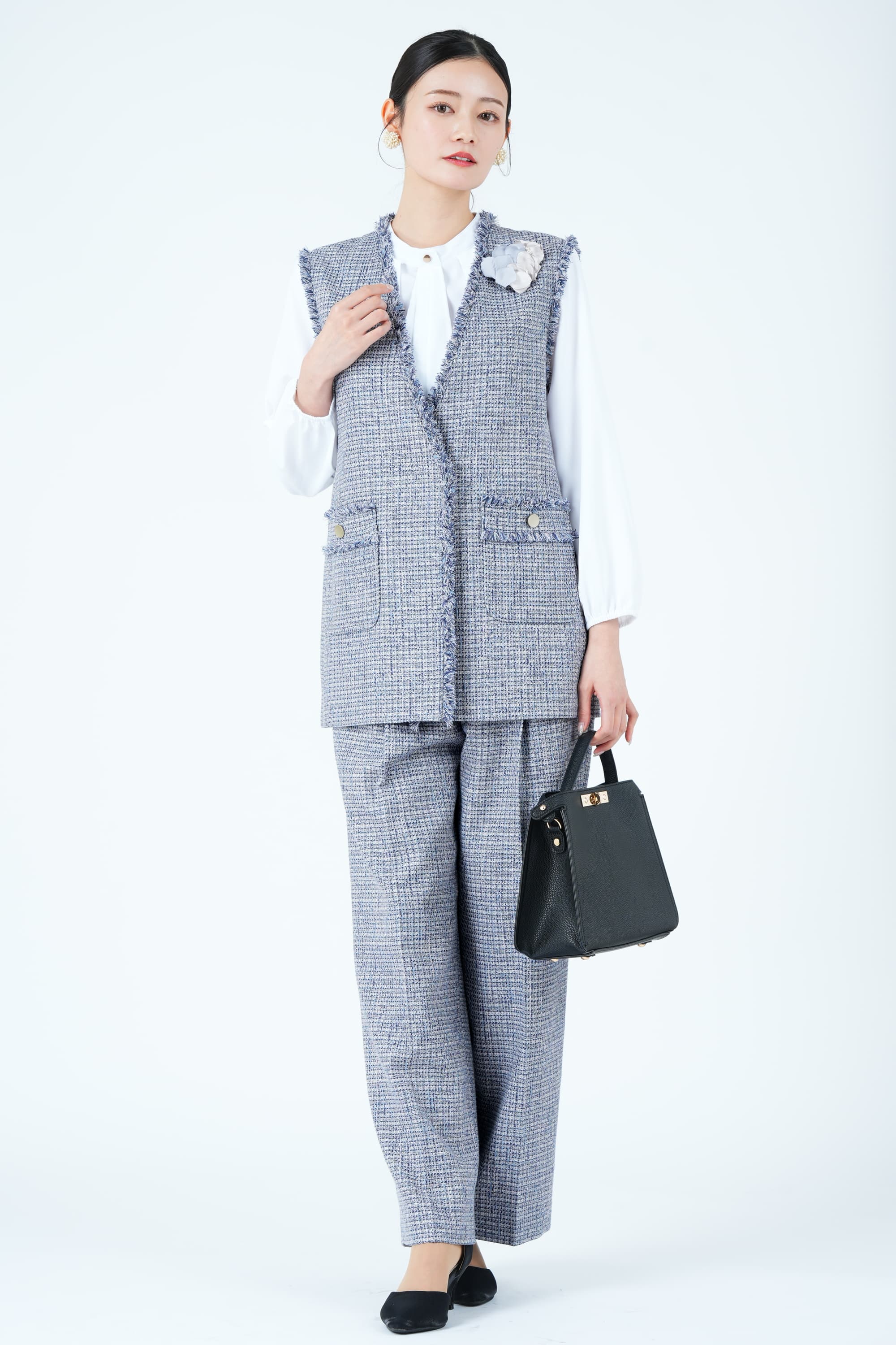 UNITED ARROWS green label relaxing ツイードライクジレ×ブルーパンツ