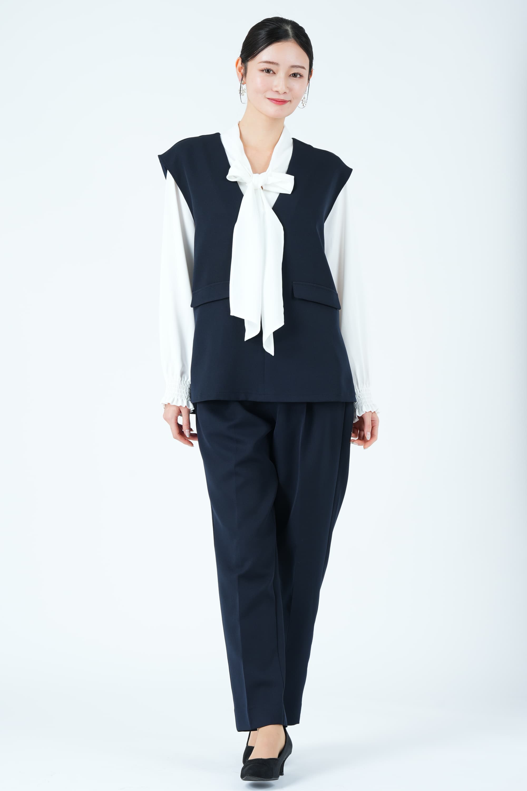 リボンブラウス付きジレネイビーパンツスーツセット
